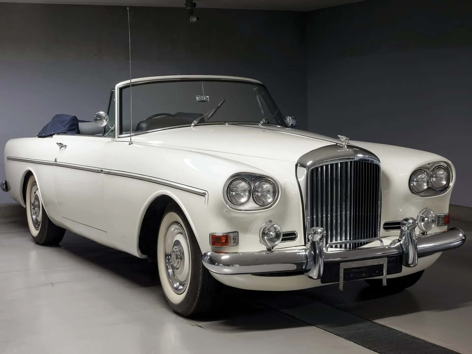 1964 Bentley S3 Continental Drophead Coupé sold for €143,750