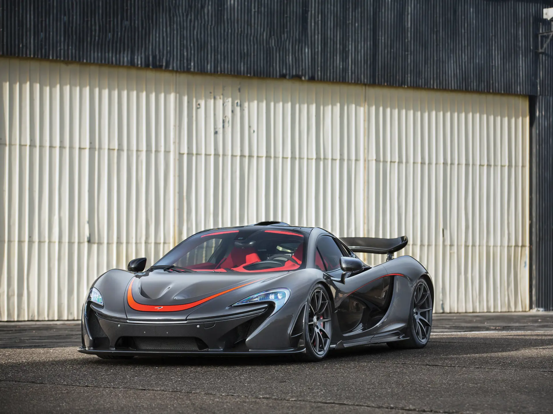 2014 McLaren P1 sold for €0