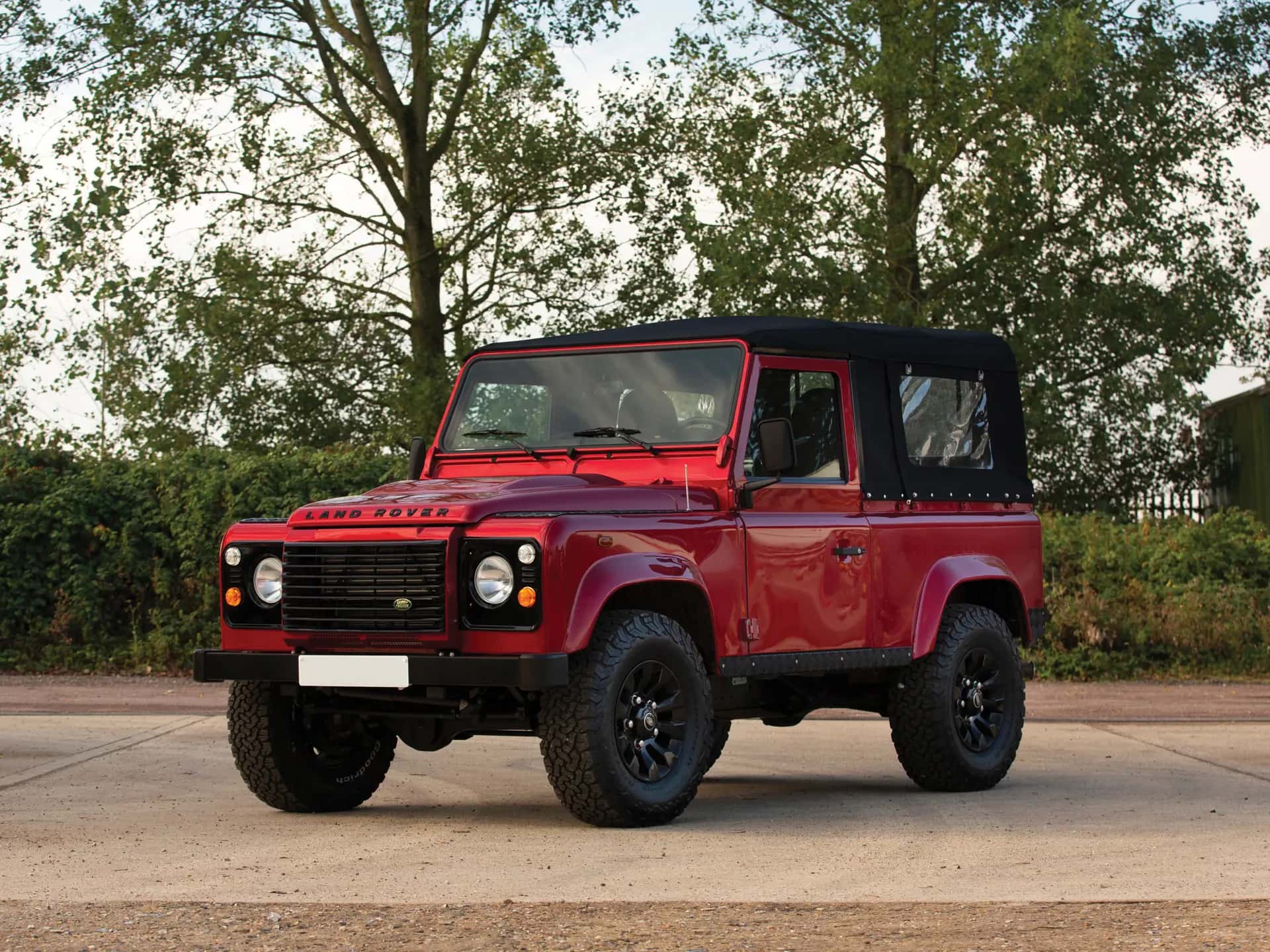 2013 Land Rover Defender sold for £40,250