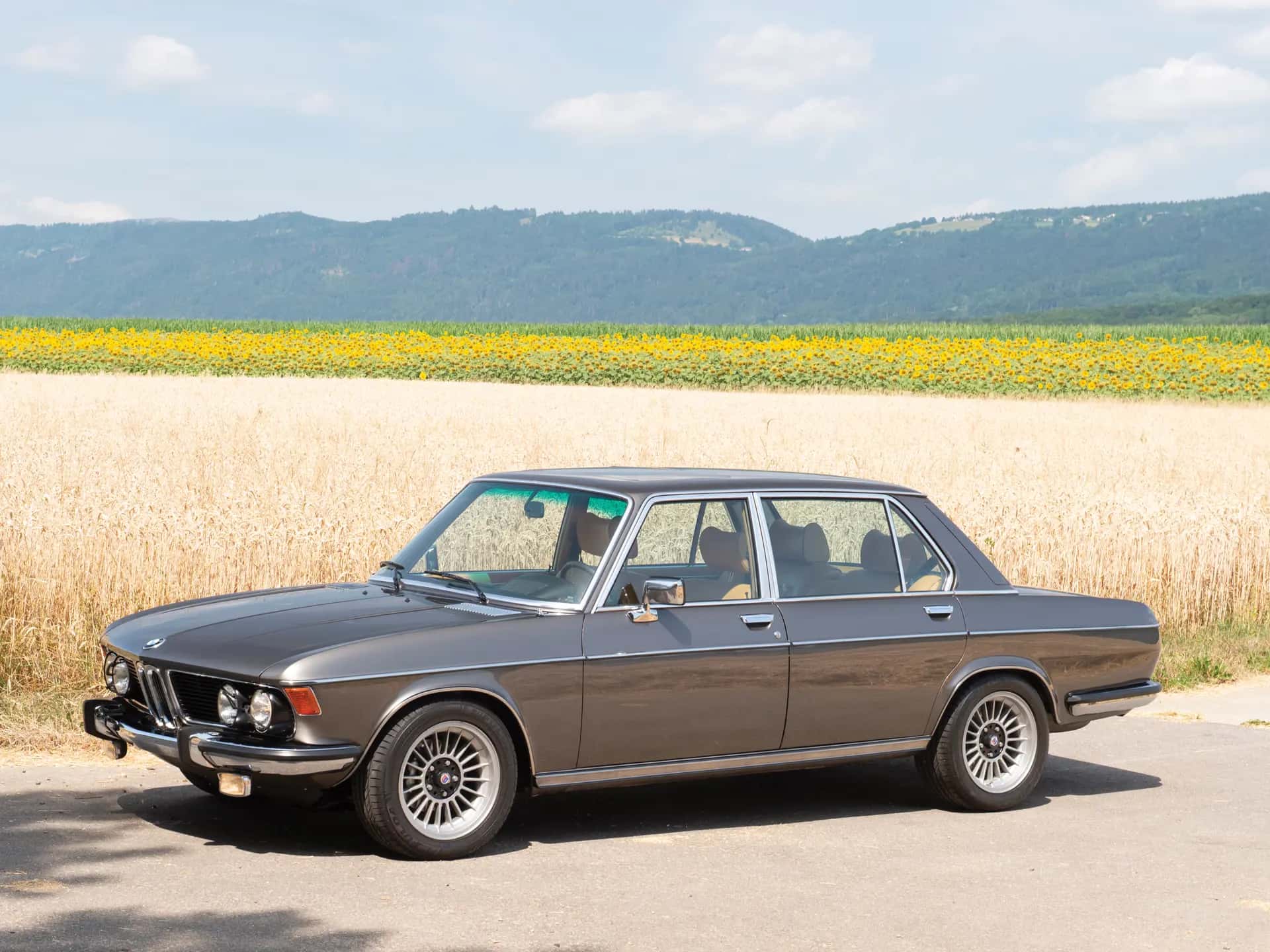 1975 BMW 3.3 Li sold for £0