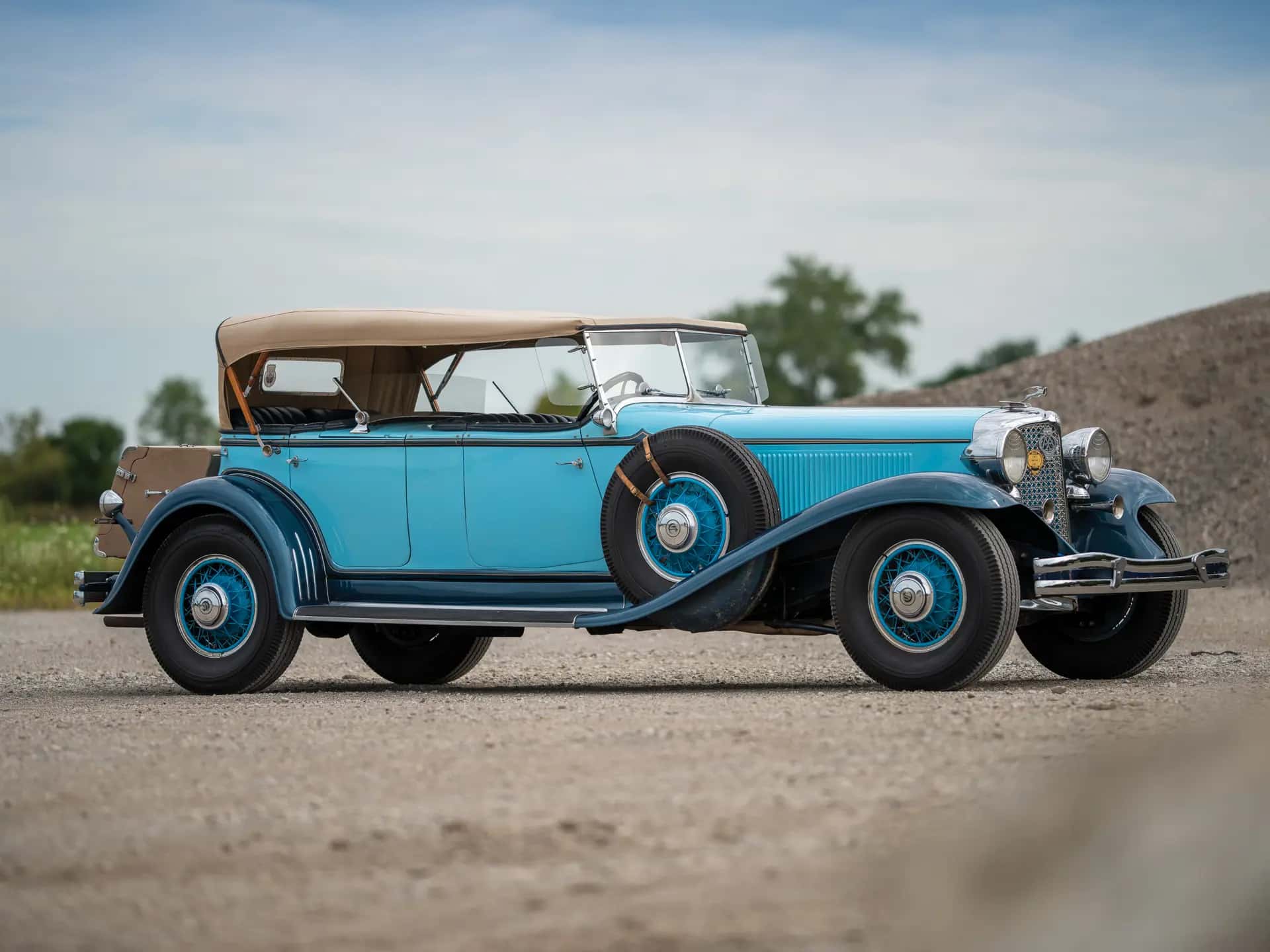 1931 Chrysler CG Imperial Dual-Cowl Phaeton in the style of LeBaron sold for $55,000