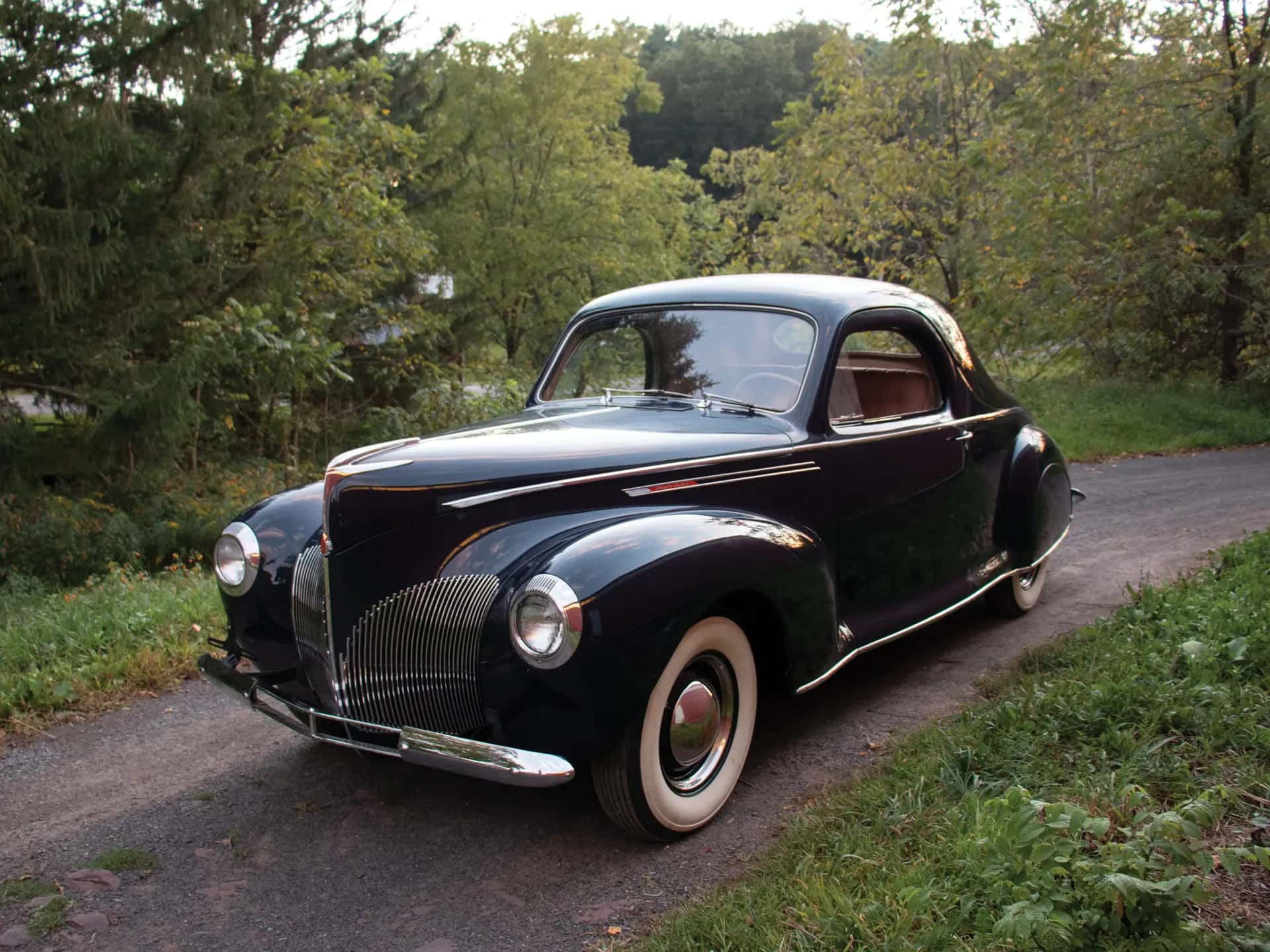 1940 Lincoln -Zephyr Coupe sold for $77,000