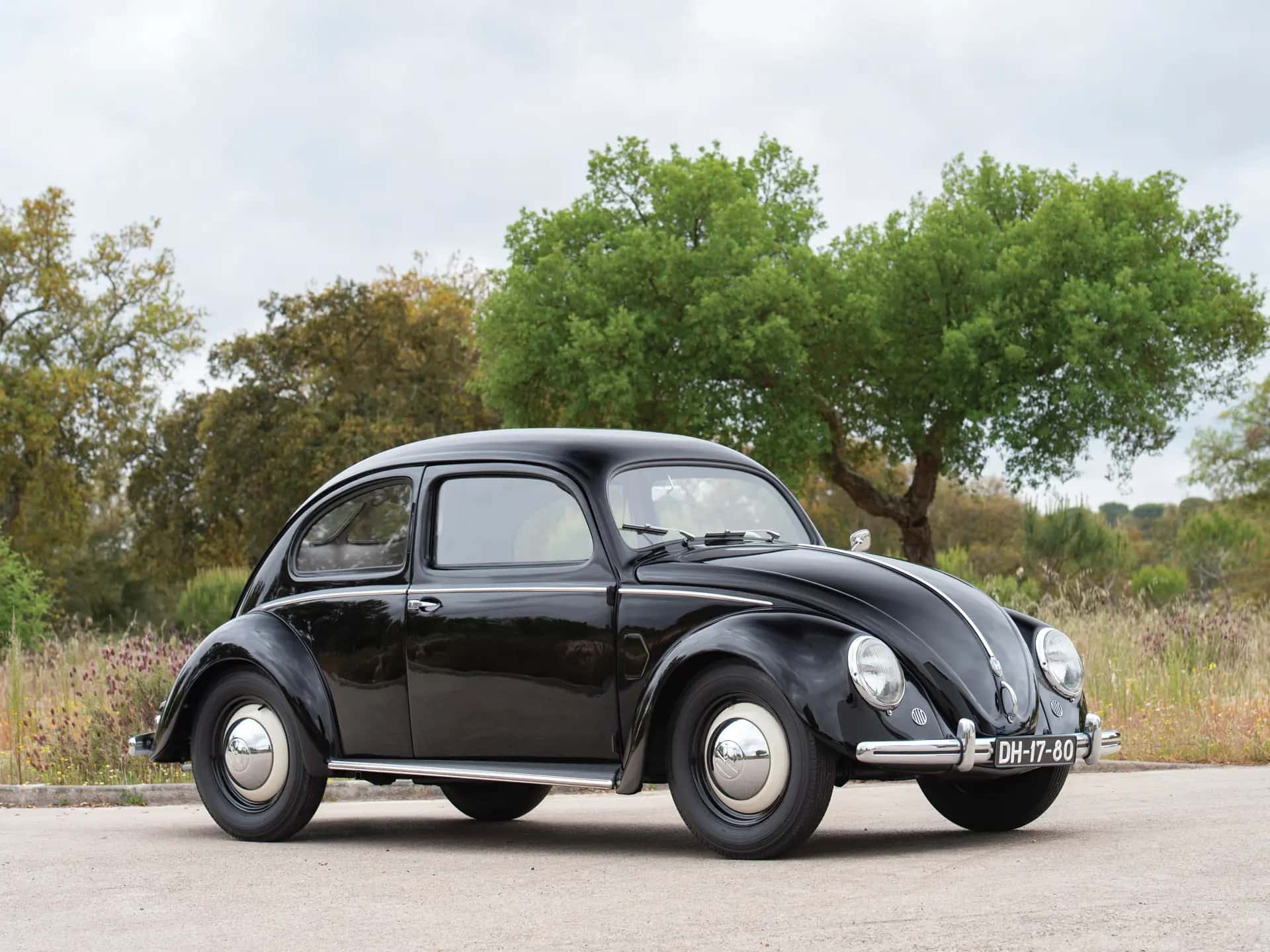 1951 Volkswagen Beetle 'Split-Window' sold for €32,200