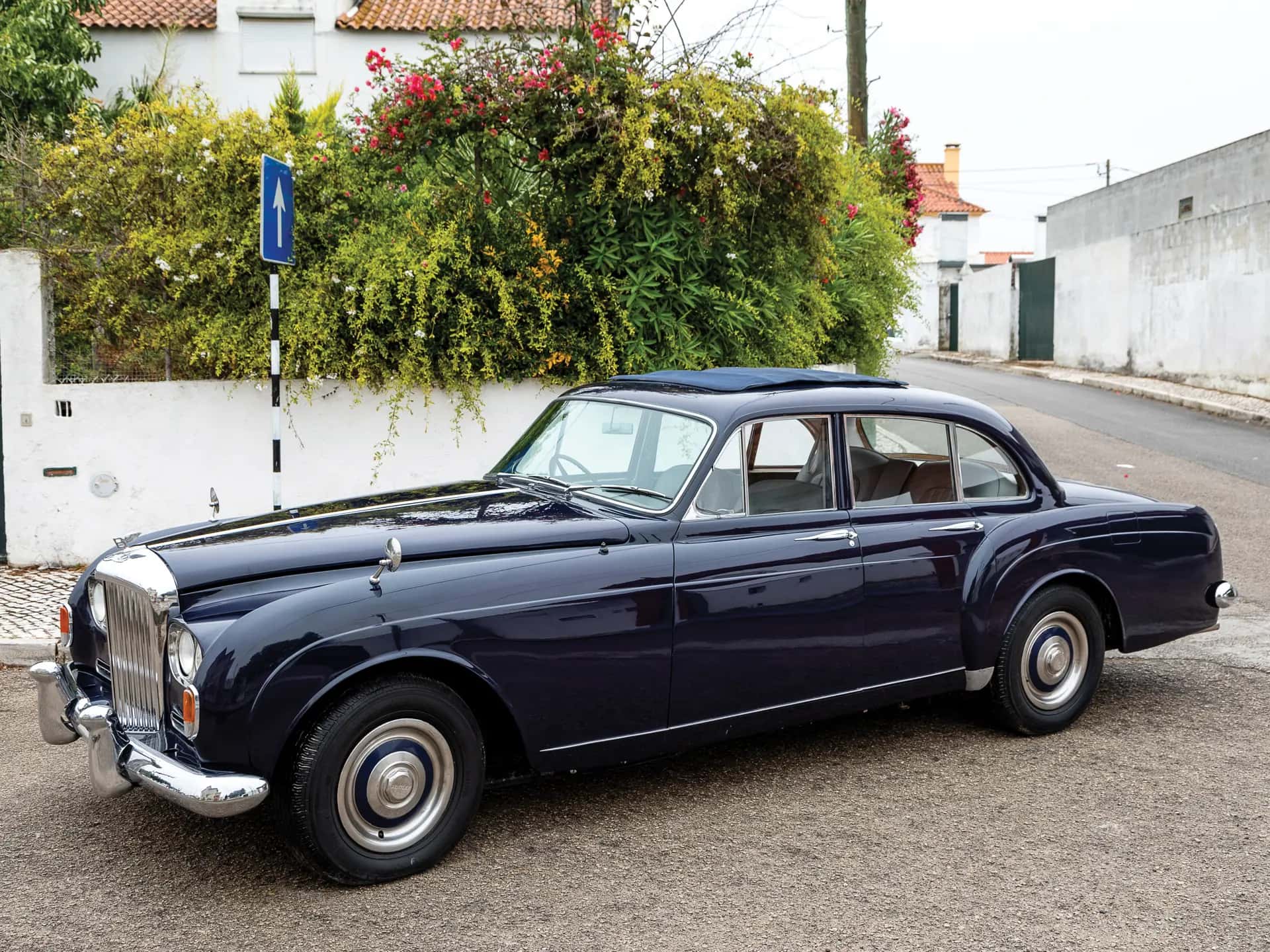 1960 Bentley S2 Continental Flying Spur sold for €69,000