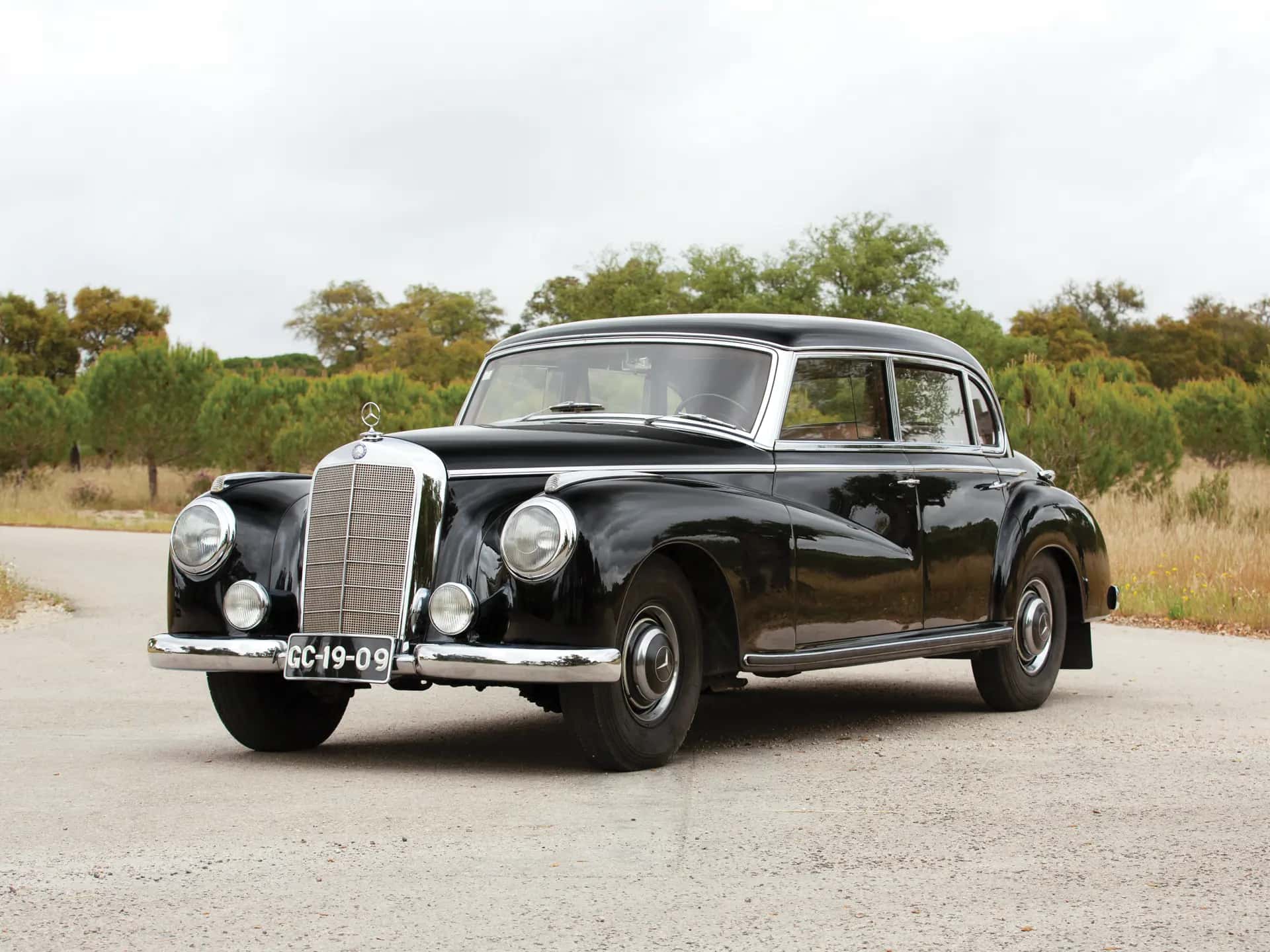 1952 Mercedes-Benz 300 Saloon 'Adenauer' sold for €34,500