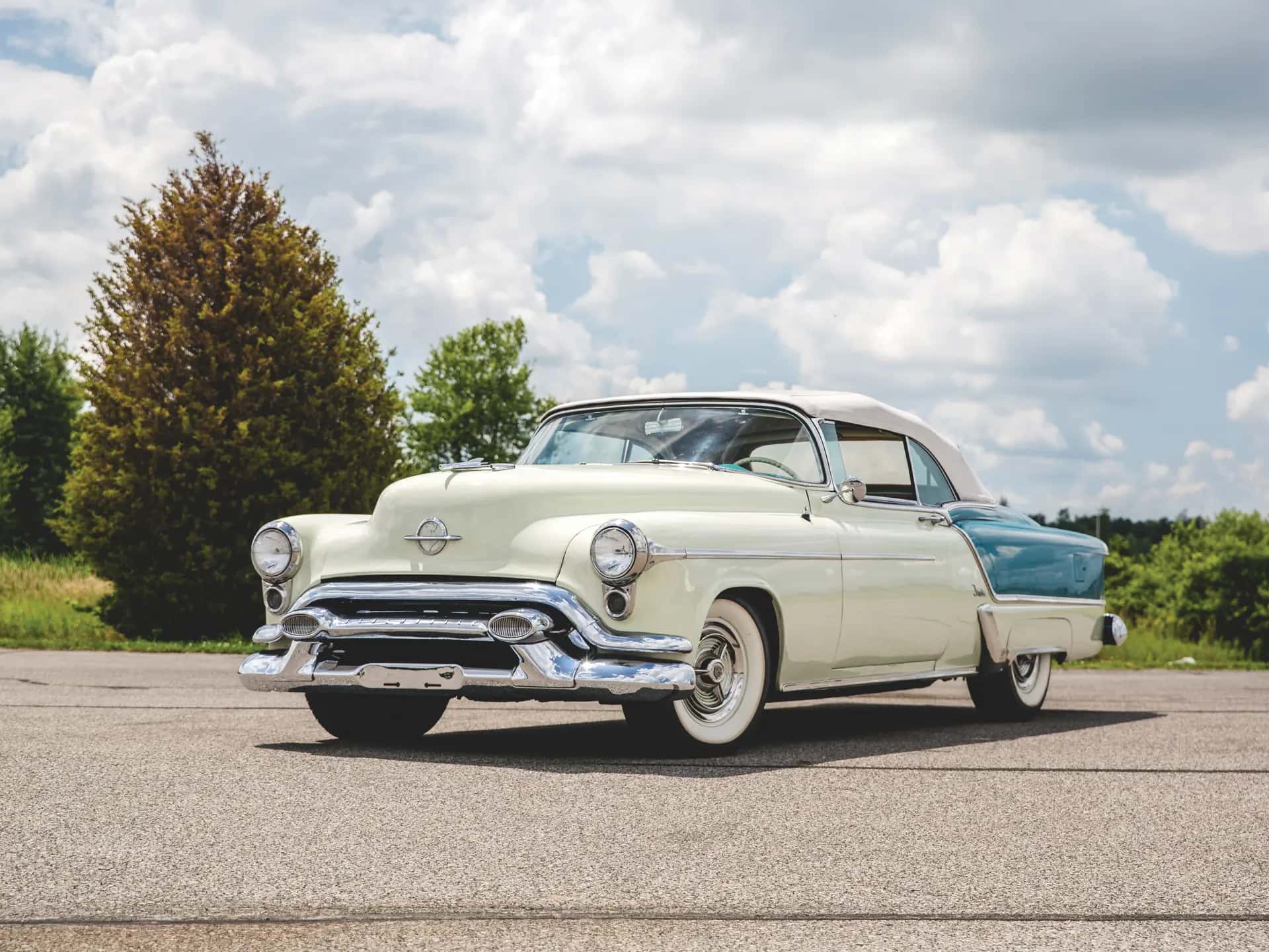 1953 Oldsmobile Ninety-Eight Fiesta Convertible sold for $80,300