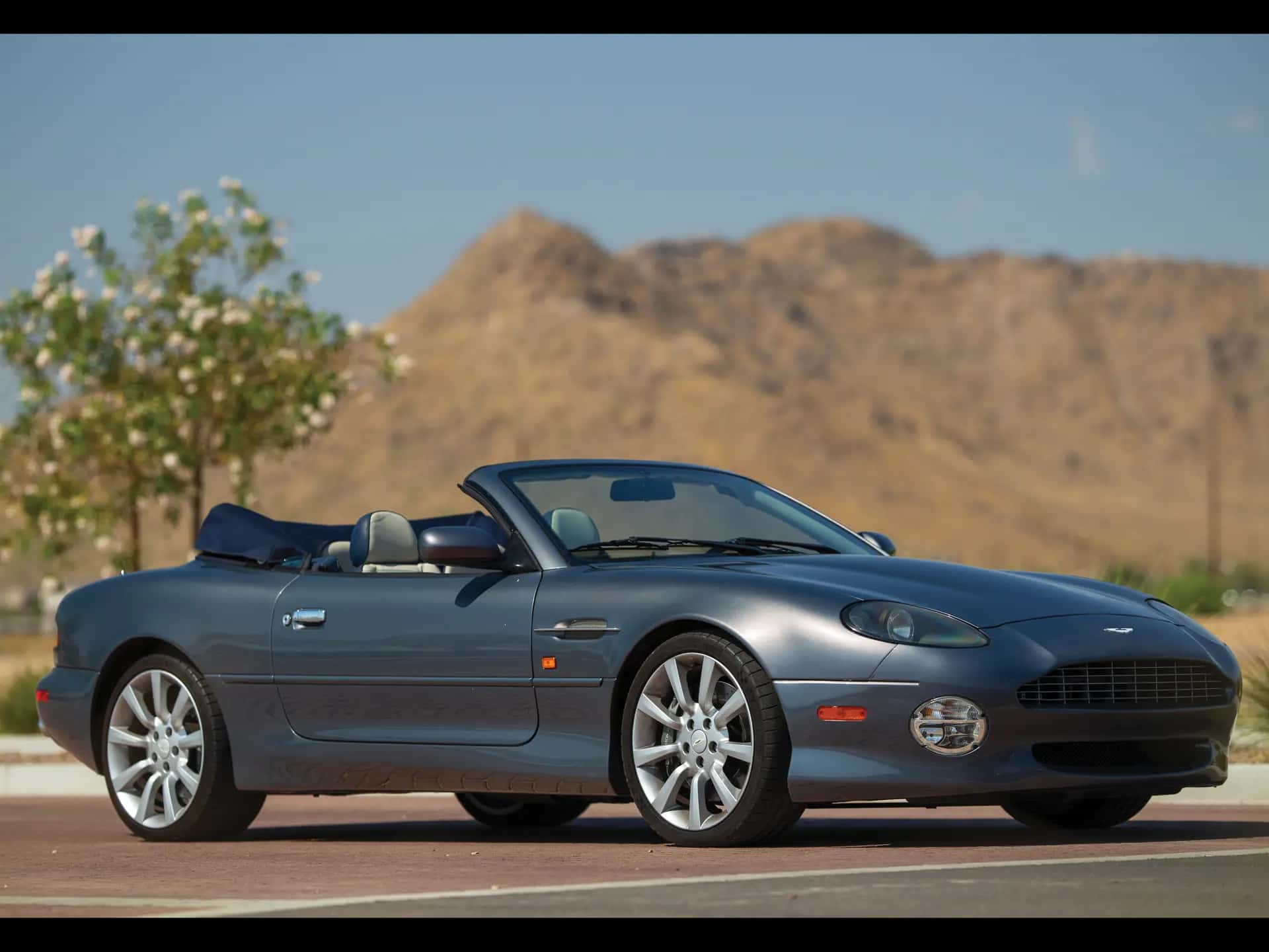 2003 Aston Martin DB7 Vantage Volante 'LA Auto Show' sold for $39,200
