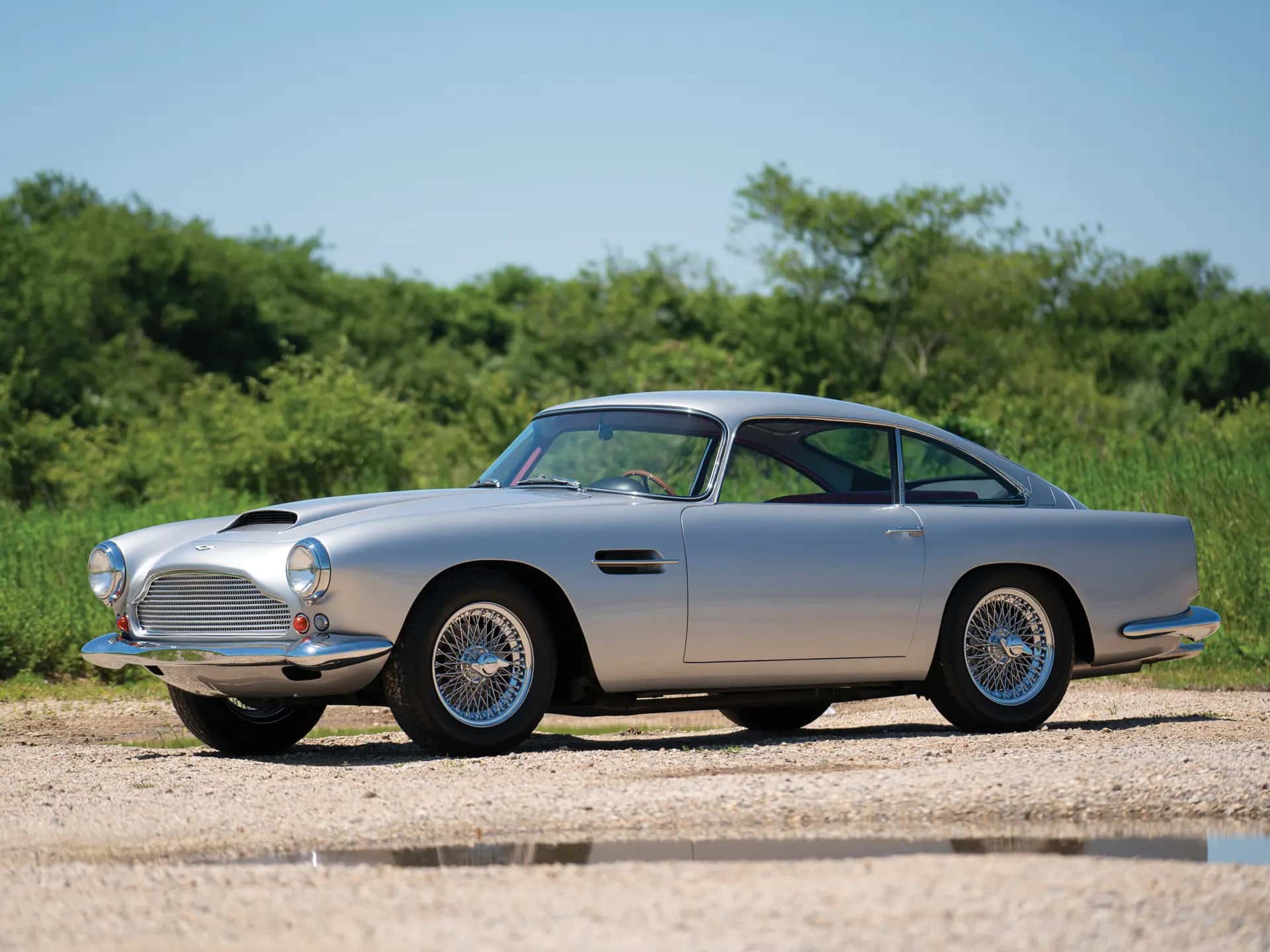 1960 Aston Martin DB4 Series I sold for $621,000