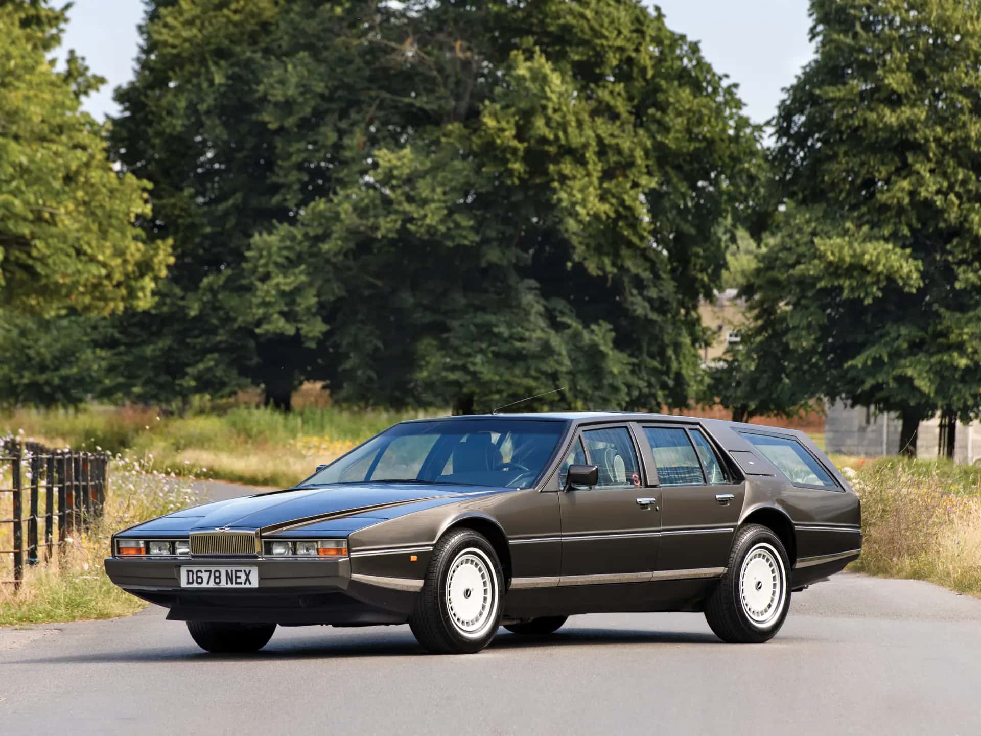 1987 Aston Martin Lagonda Shooting Brake sold for $98,000