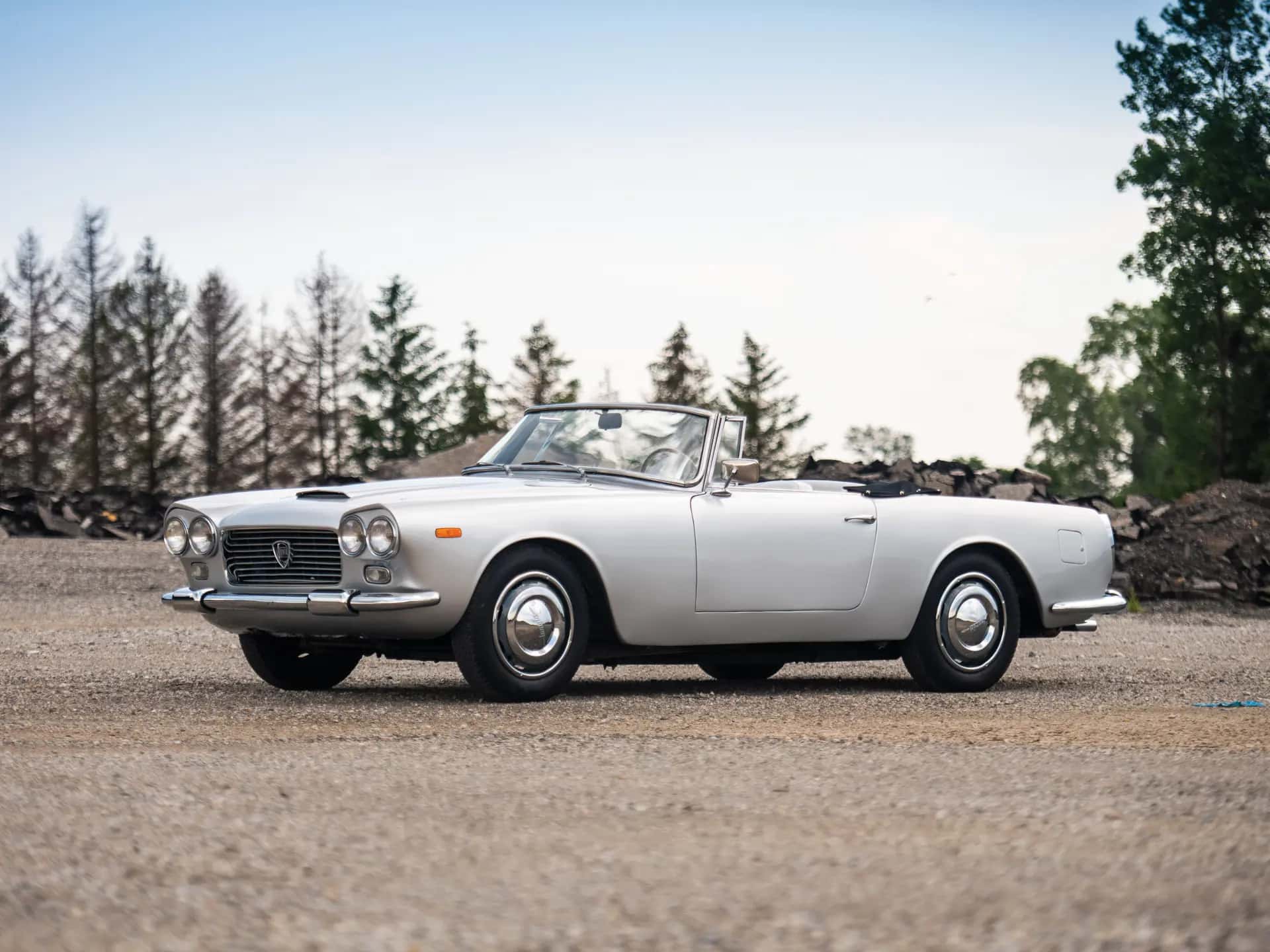 1960 Lancia Flaminia Convertible sold for $86,800