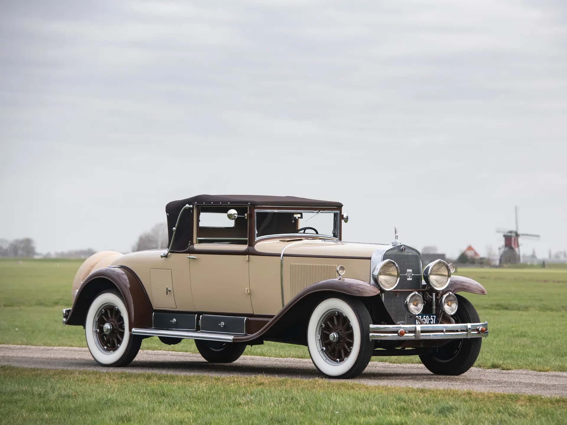 1929 Cadillac V-8 Cabriolet sold for €50,000