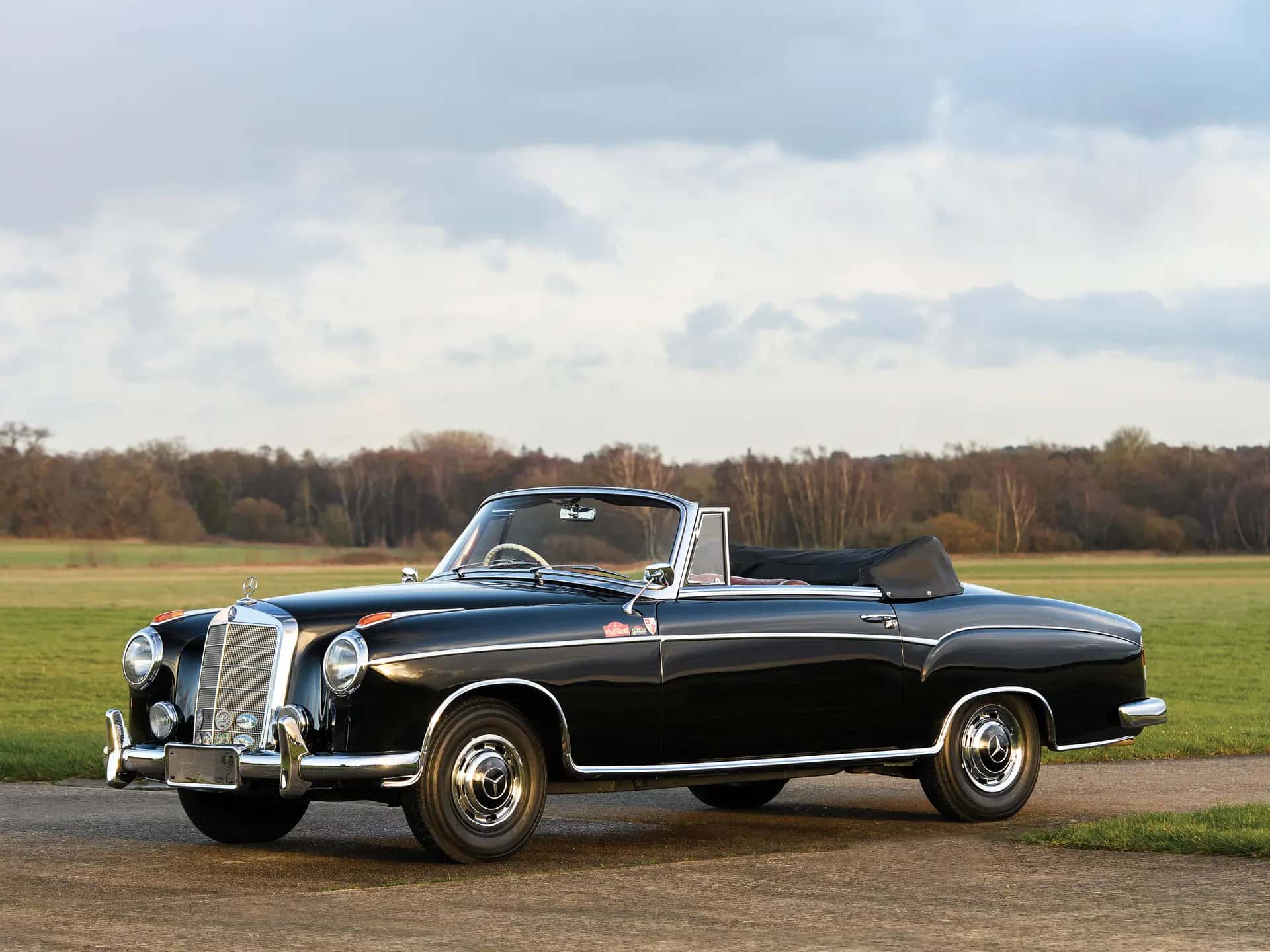 1958 Mercedes-Benz 220 S Cabriolet 'Ponton' sold for €126,500