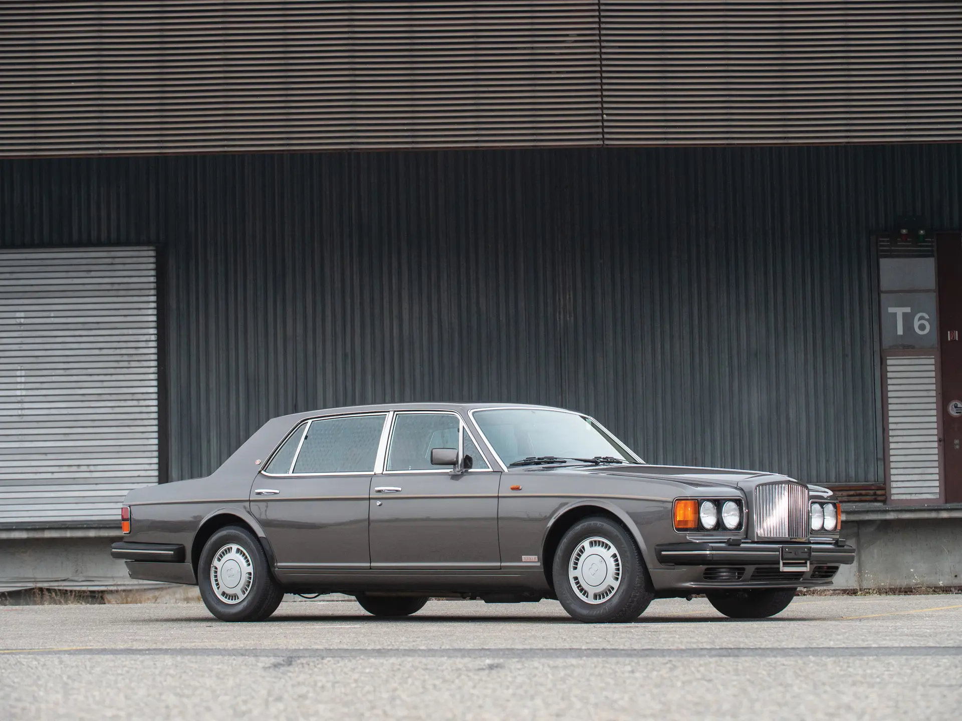 1990 Bentley Turbo RL sold for €17,250