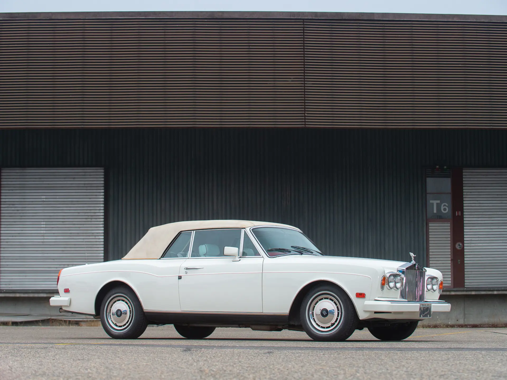 1990 Rolls-Royce Corniche III sold for €62,100