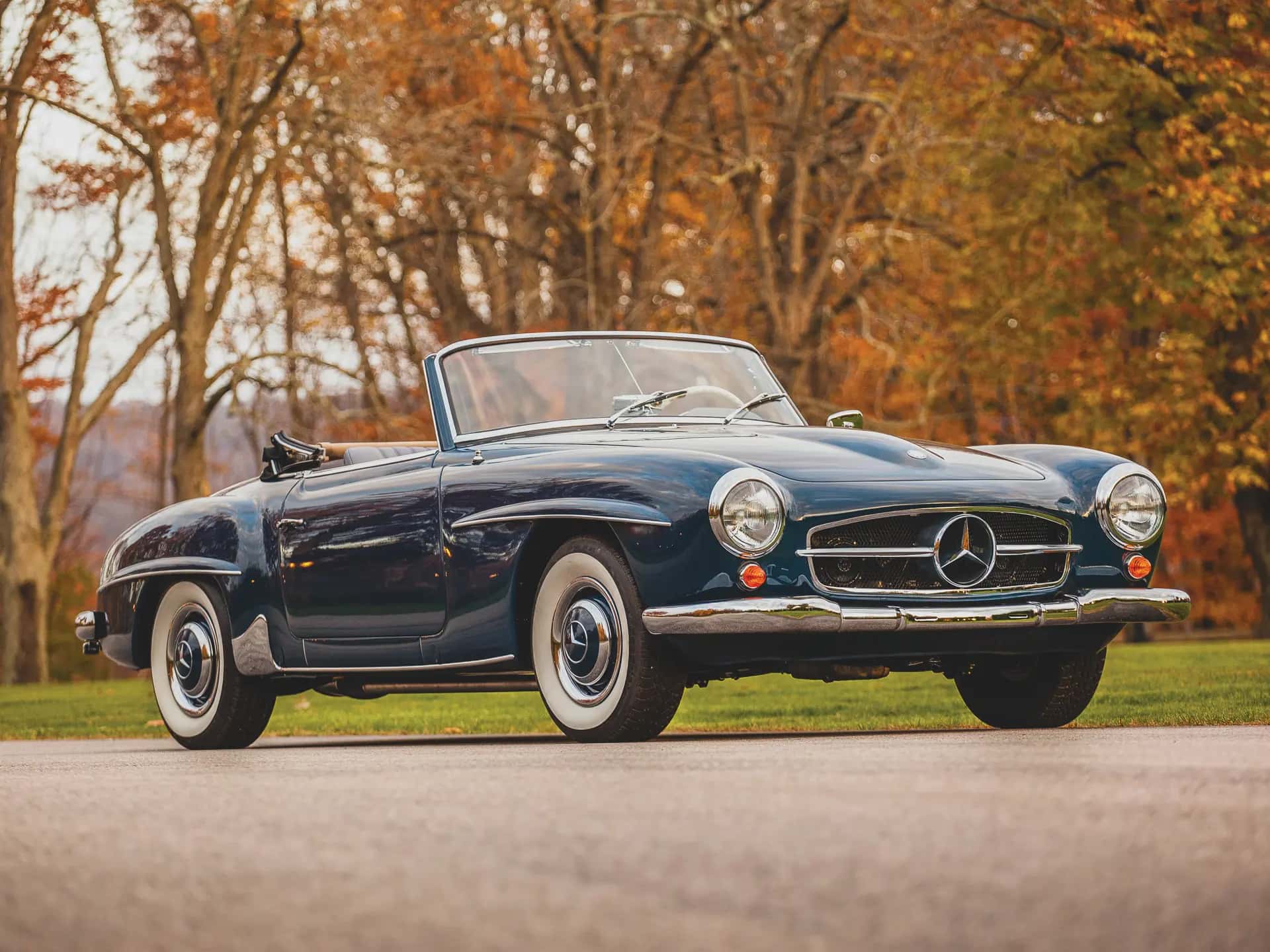 1956 Mercedes-Benz 190 SL sold for $184,800