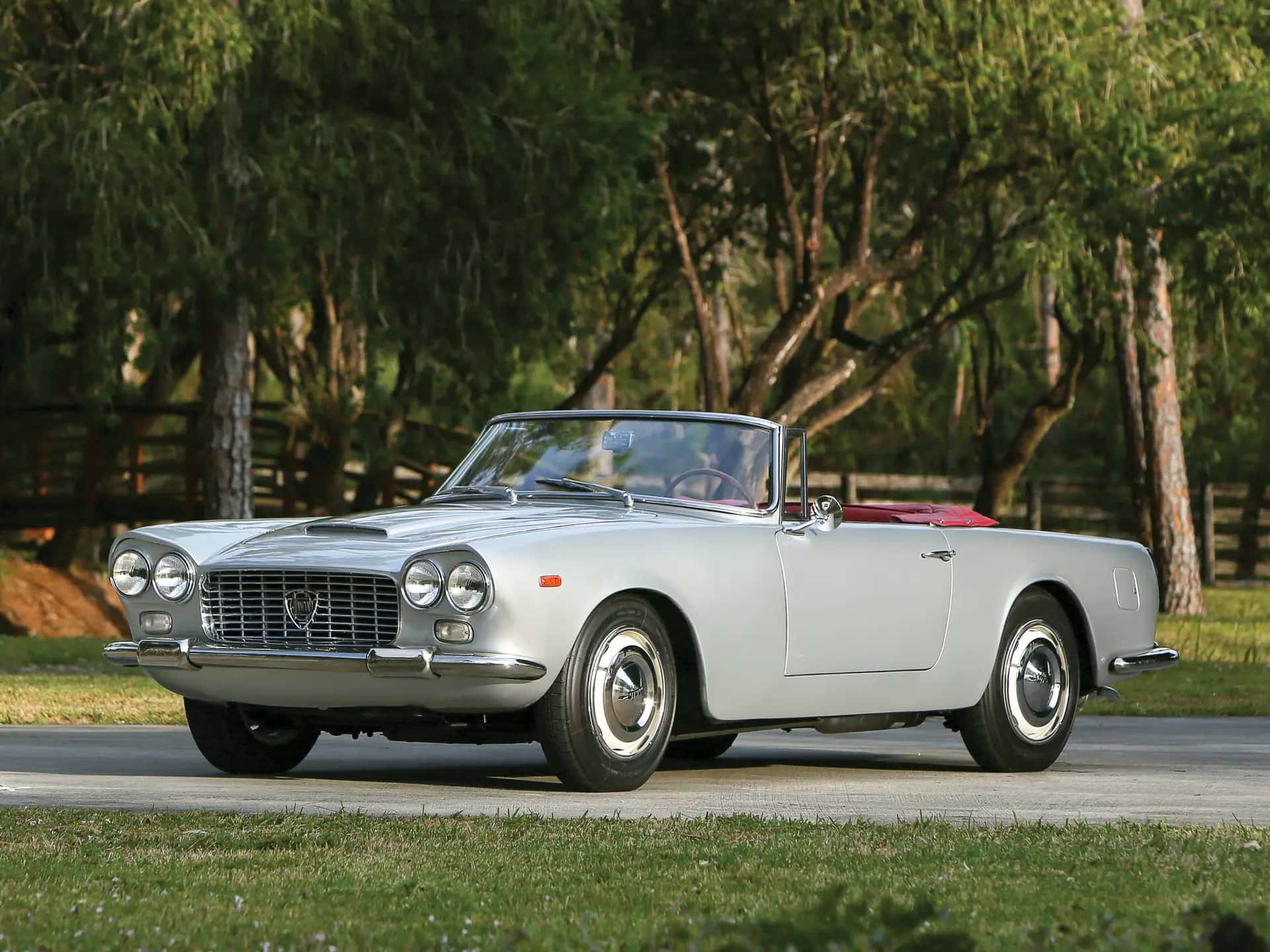 1963 Lancia Flaminia 2800 3C Convertible sold for $134,400