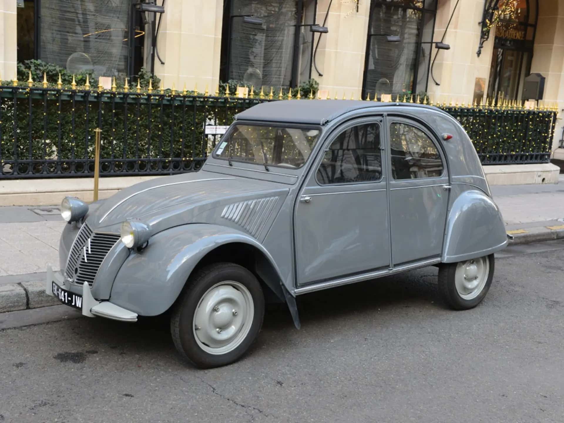 1957 Citroen 2CV sold for €20,700