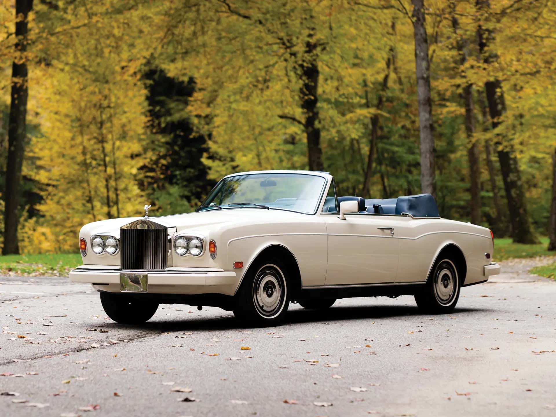 1989 Rolls-Royce Corniche II Drophead Coupe sold for $105,280