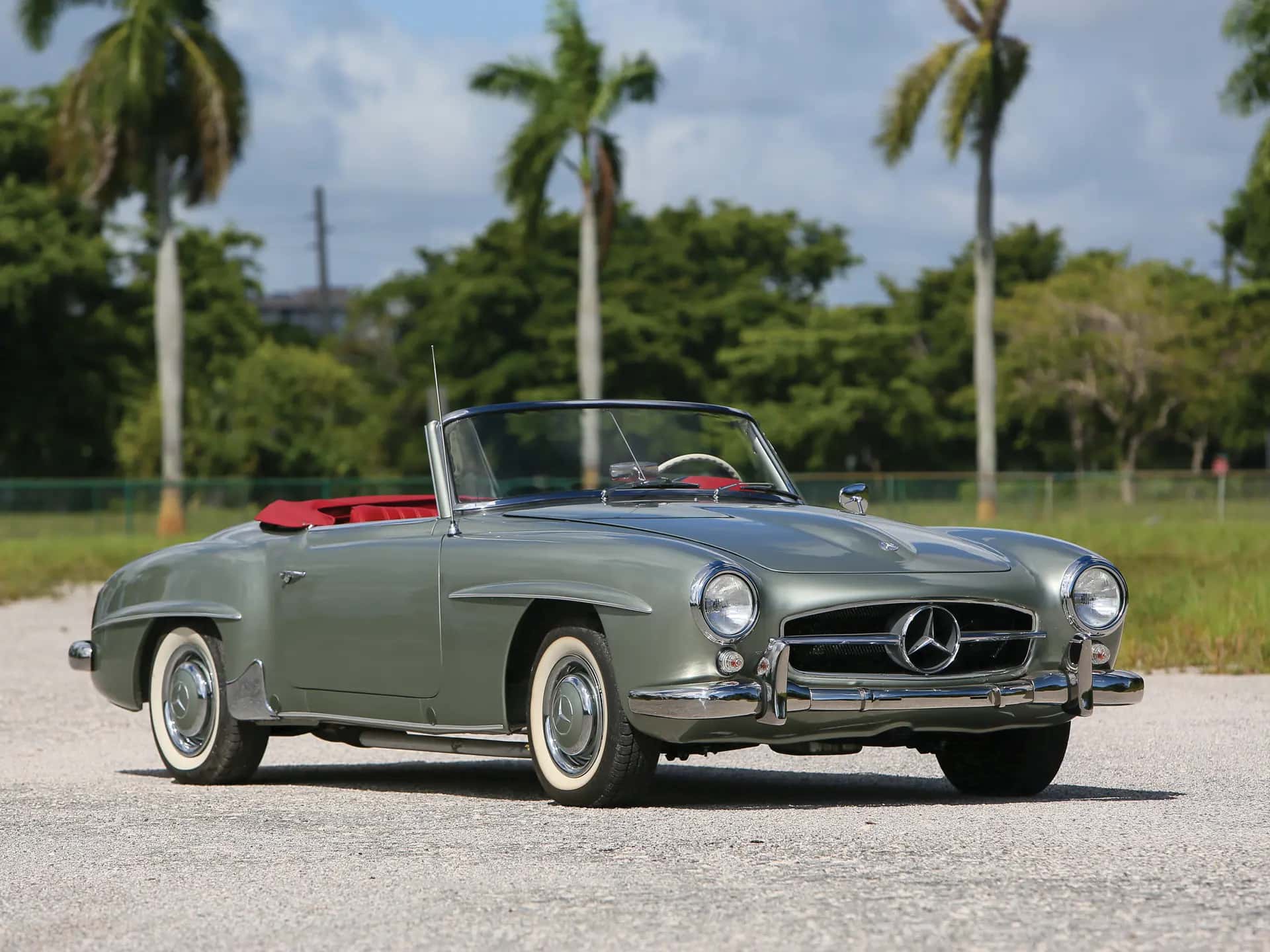 1960 Mercedes-Benz 190 SL sold for $123,200