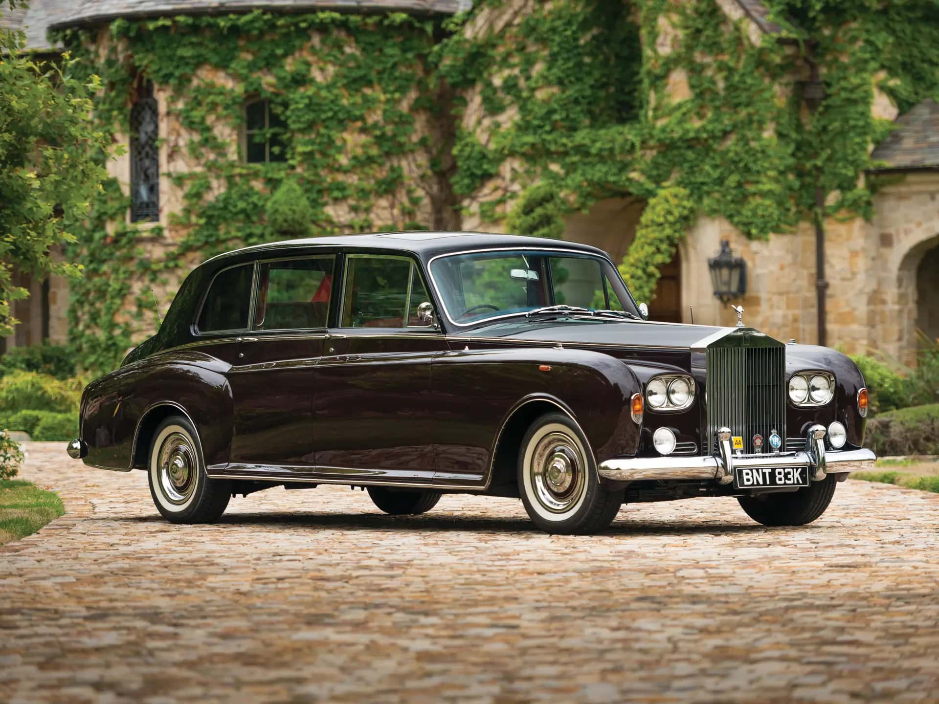1972 Rolls-Royce Phantom VI Limousine sold for $291,000