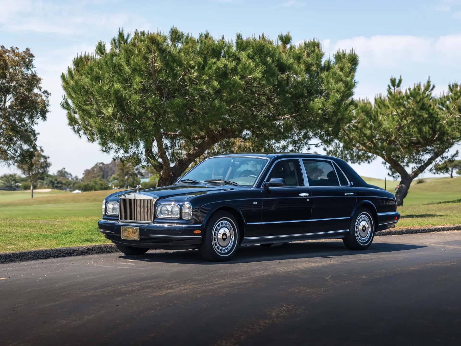 2001 Rolls-Royce Park Ward sold for $112,000