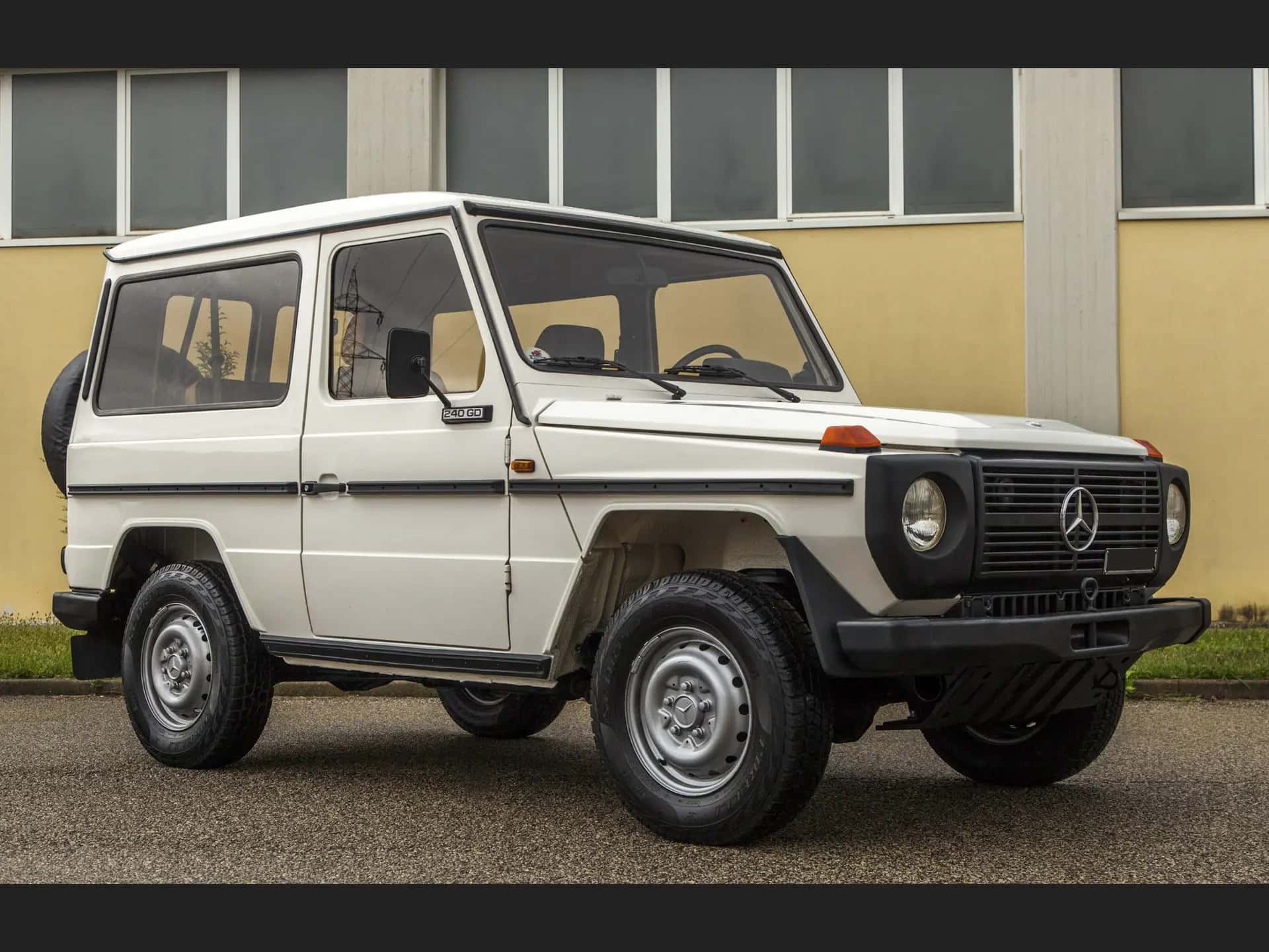 1980 Mercedes-Benz 240 GD sold for £26,400