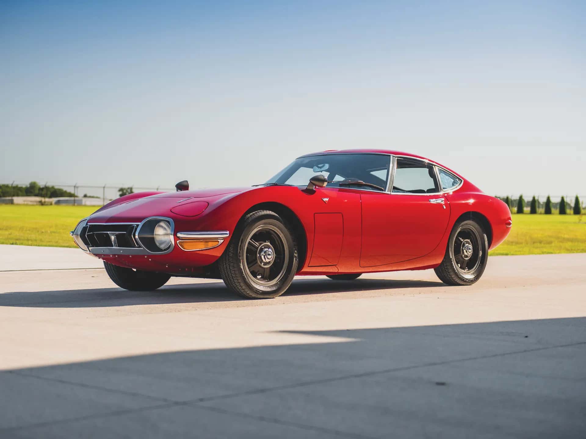 1967 Toyota 2000GT sold for $912,500