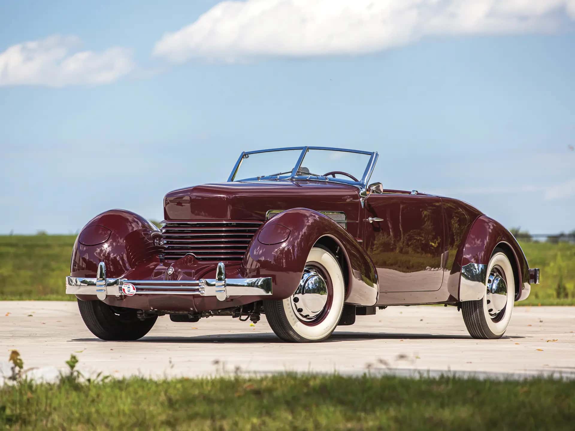 1937 Cord 812 Supercharged Cabriolet sold for $257,600