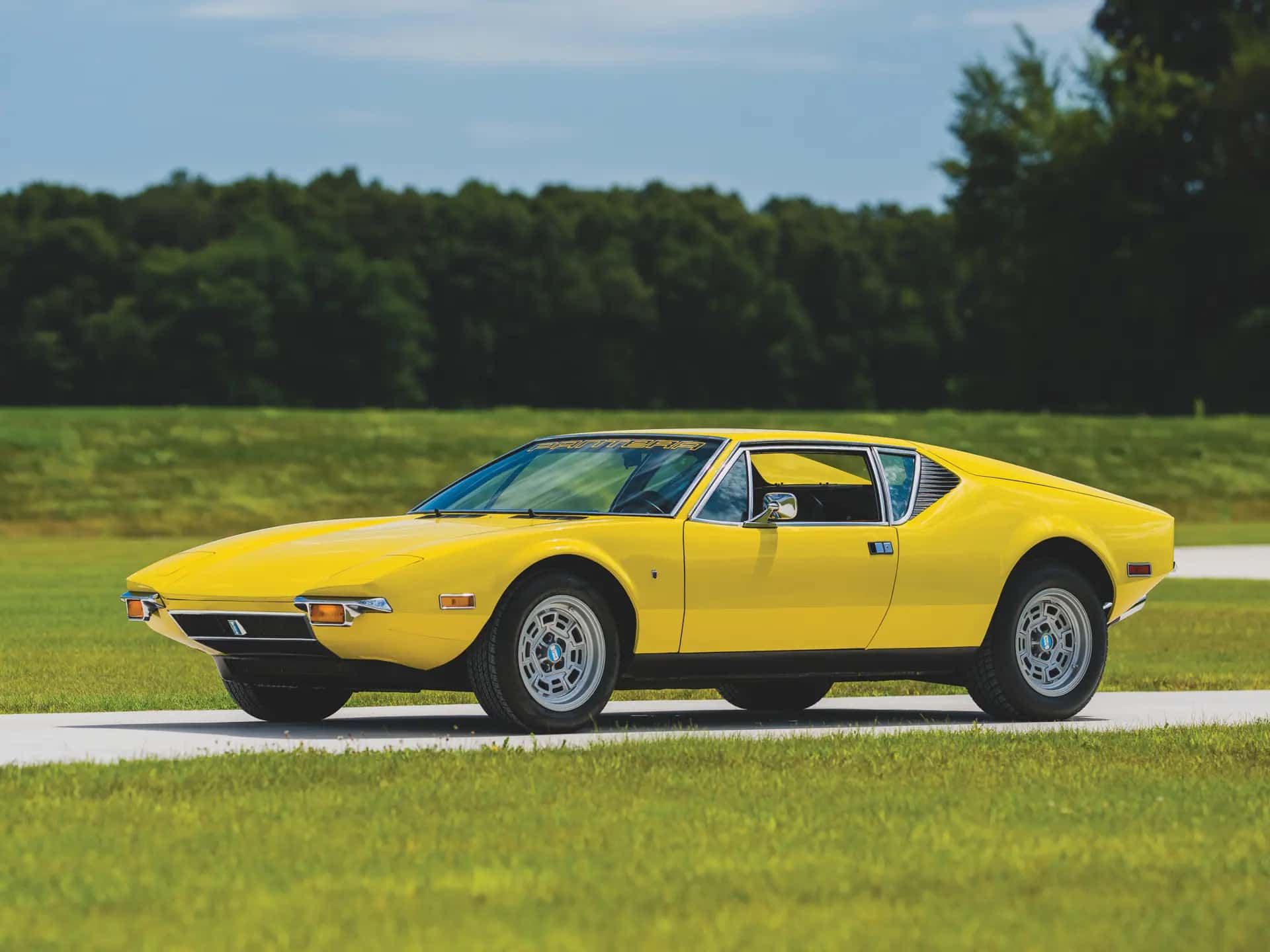 1972 DeTomaso Pantera sold for $106,400