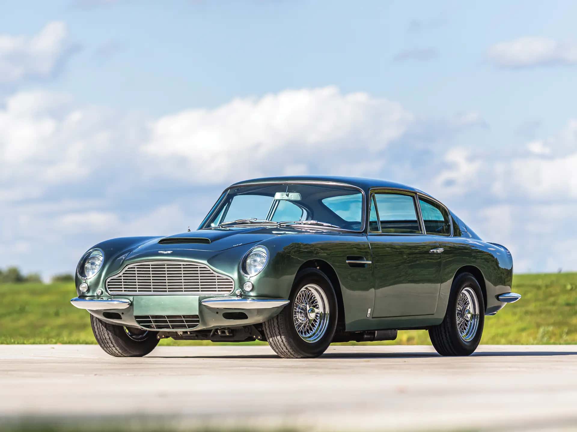 1966 Aston Martin DB6 sold for $346,000