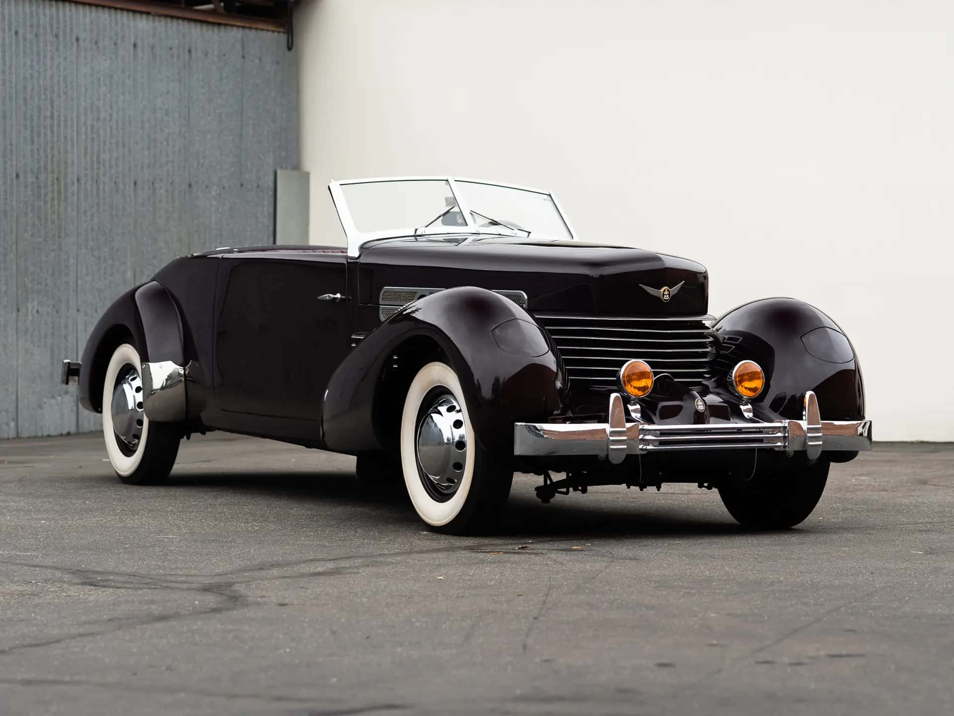 1937 Cord 812 Supercharged Phaeton sold for $170,500