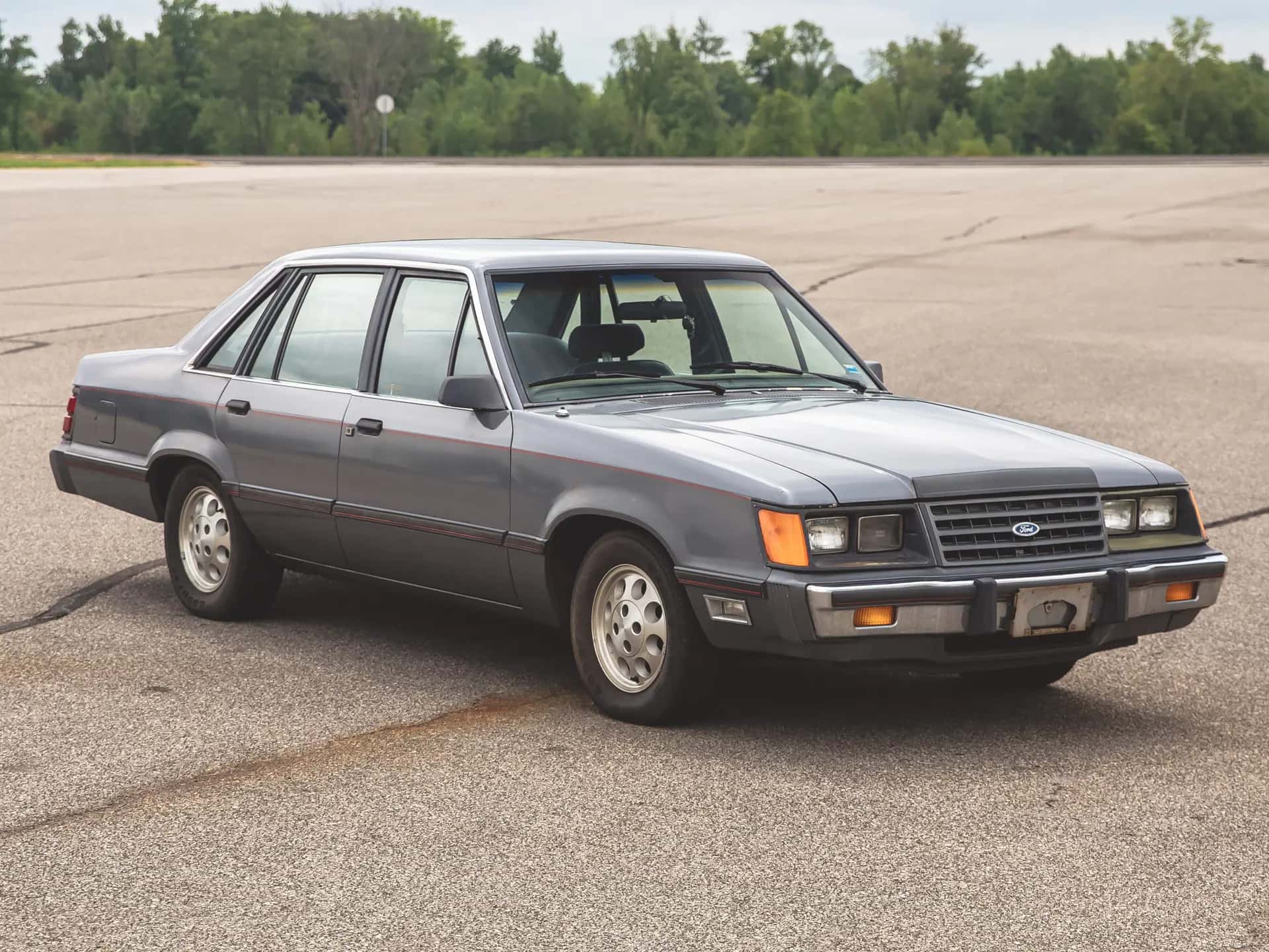 1985 Ford LTD LX sold for $7,975