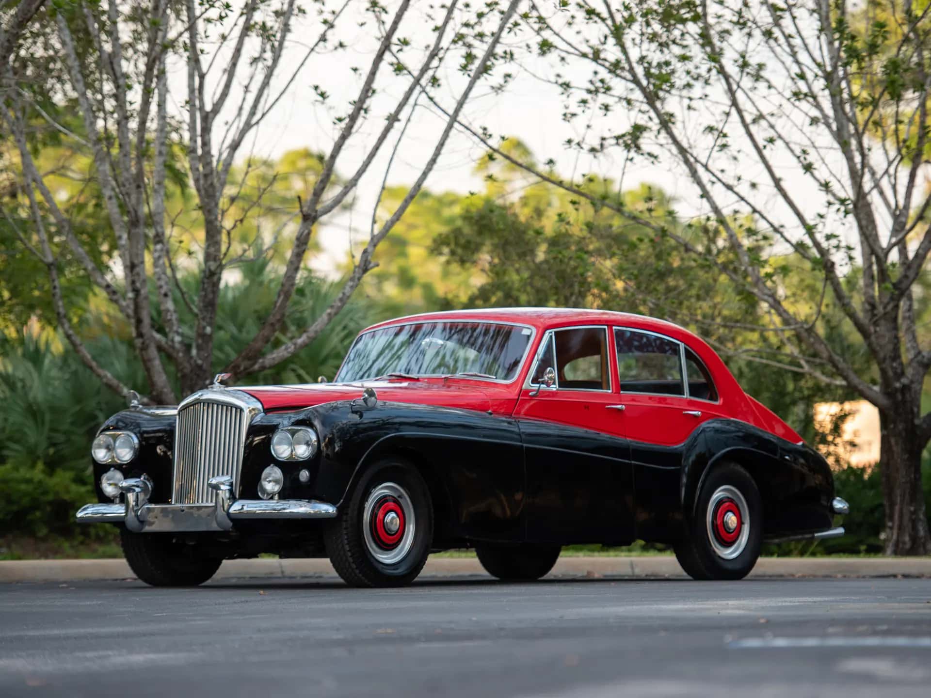 1954 Bentley R-Type Saloon sold for $33,000