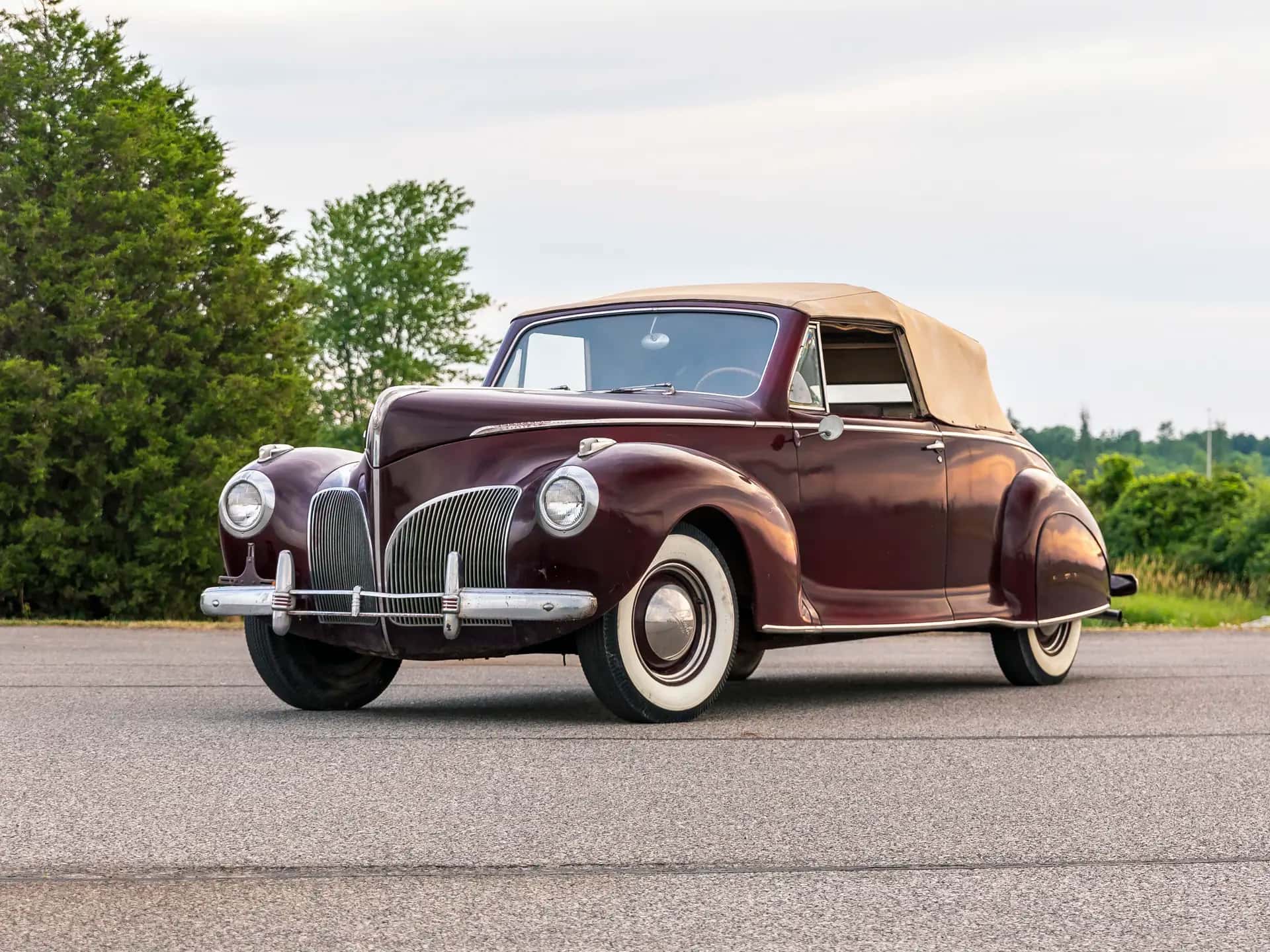 1941 Lincoln Zephyr Convertible sold for $25,300