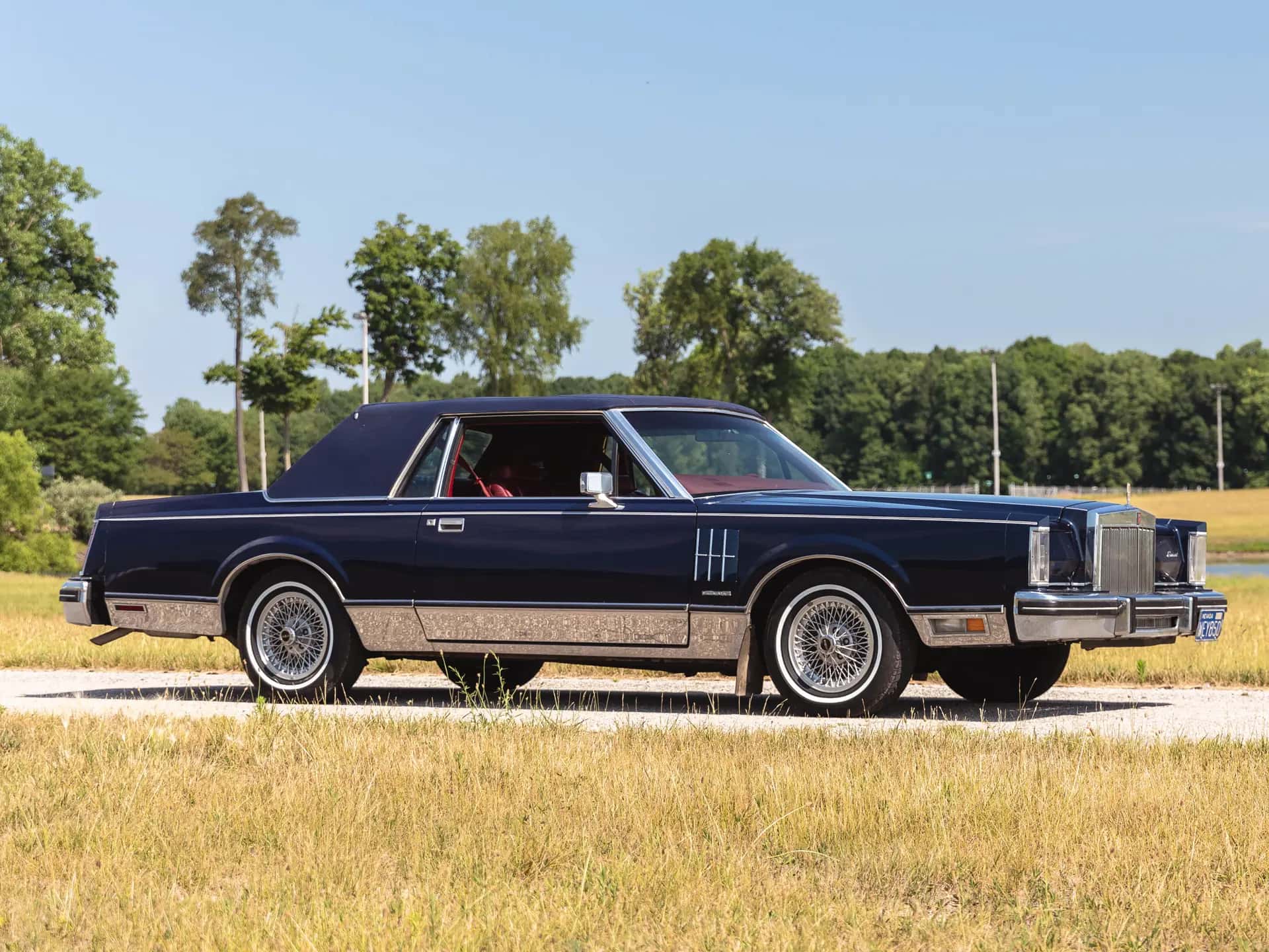 1981 Lincoln Continental Mark VI sold for $7,150