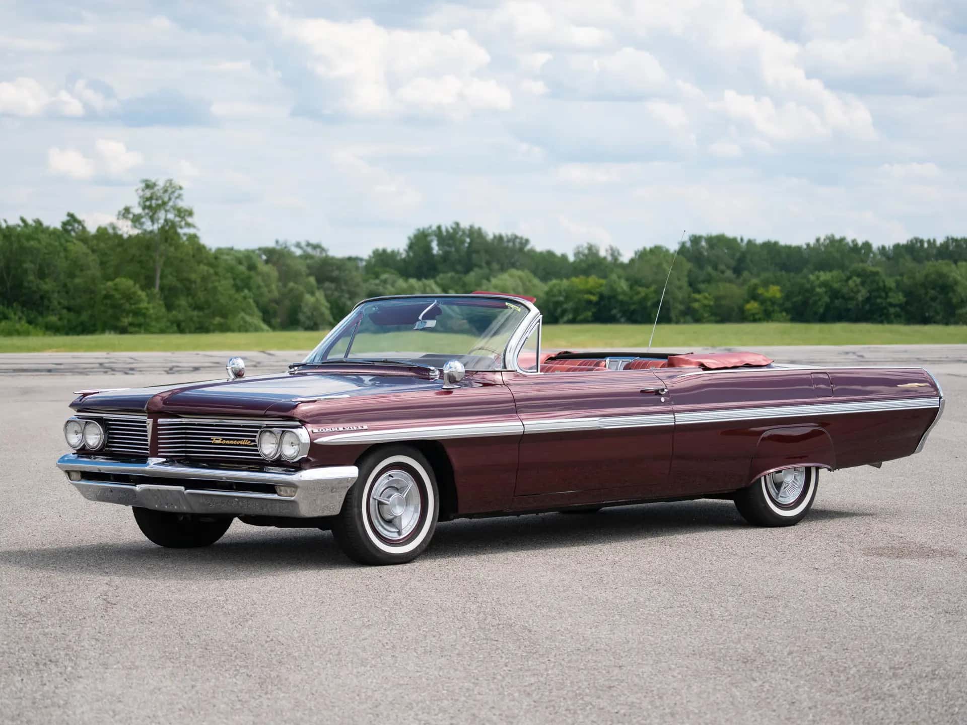 1962 Pontiac Bonneville Convertible sold for $42,900