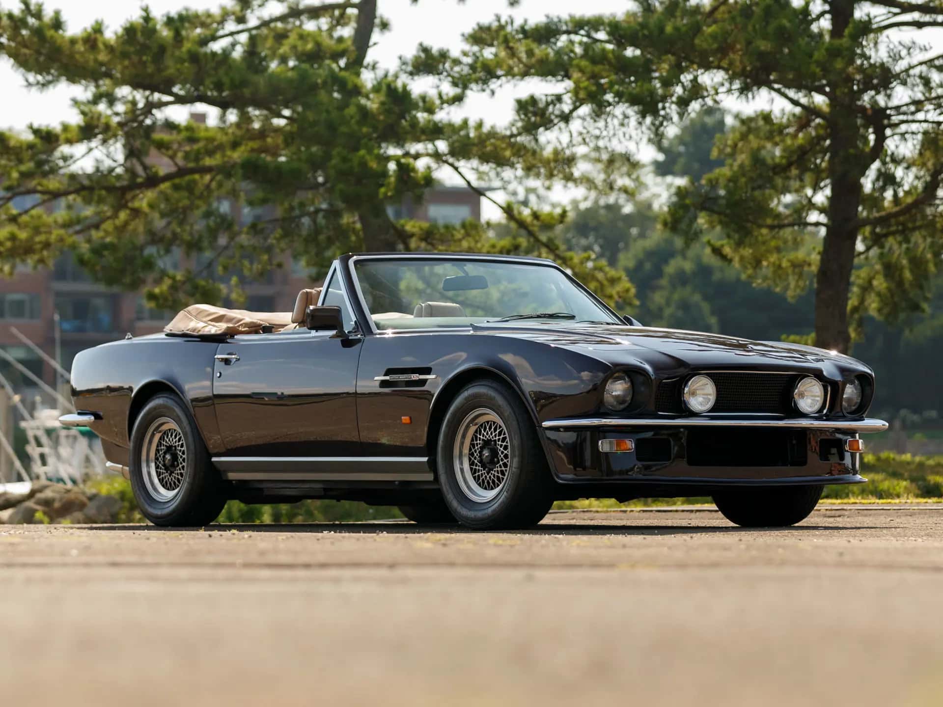 1987 Aston Martin V8 Volante sold for $236,500