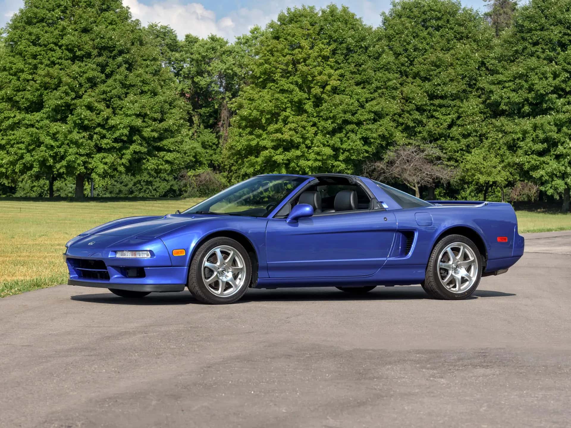 2000 Acura NSX-T sold for $102,300