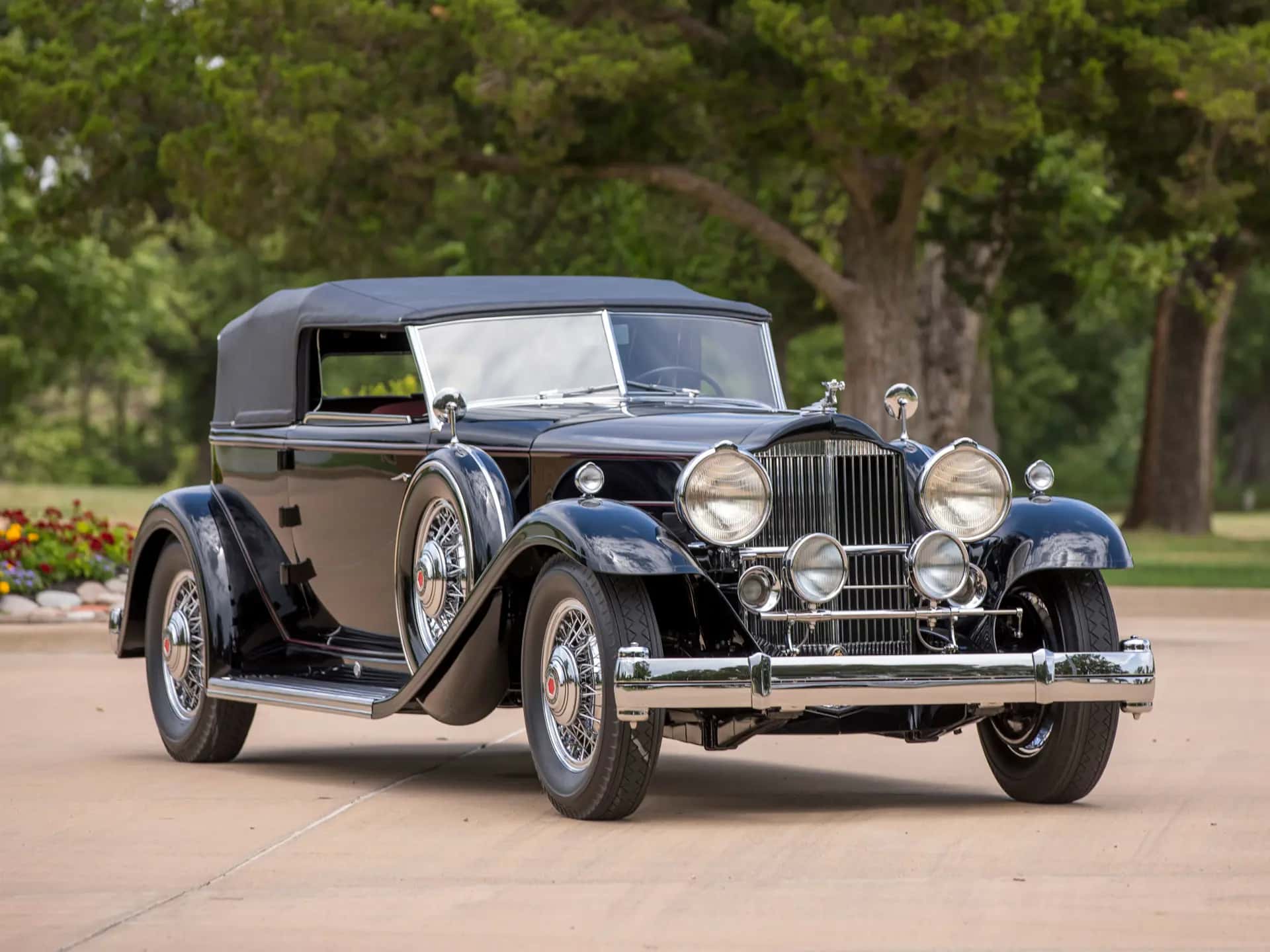 1932 Packard 904 Individual Custom Eight Convertible Victoria sold for $1,056,000