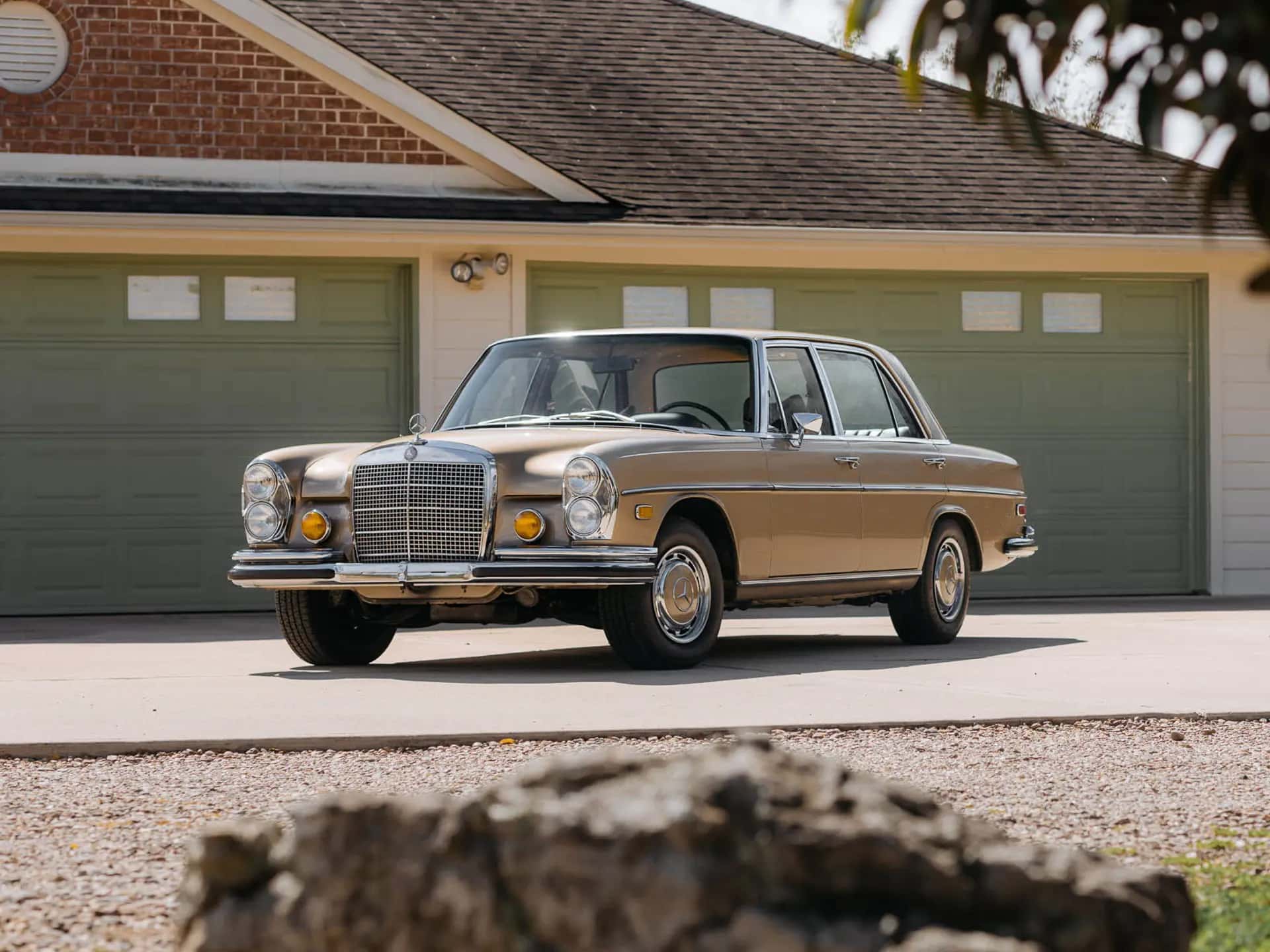 1970 Mercedes-Benz 300 SEL 6.3 sold for $77,000