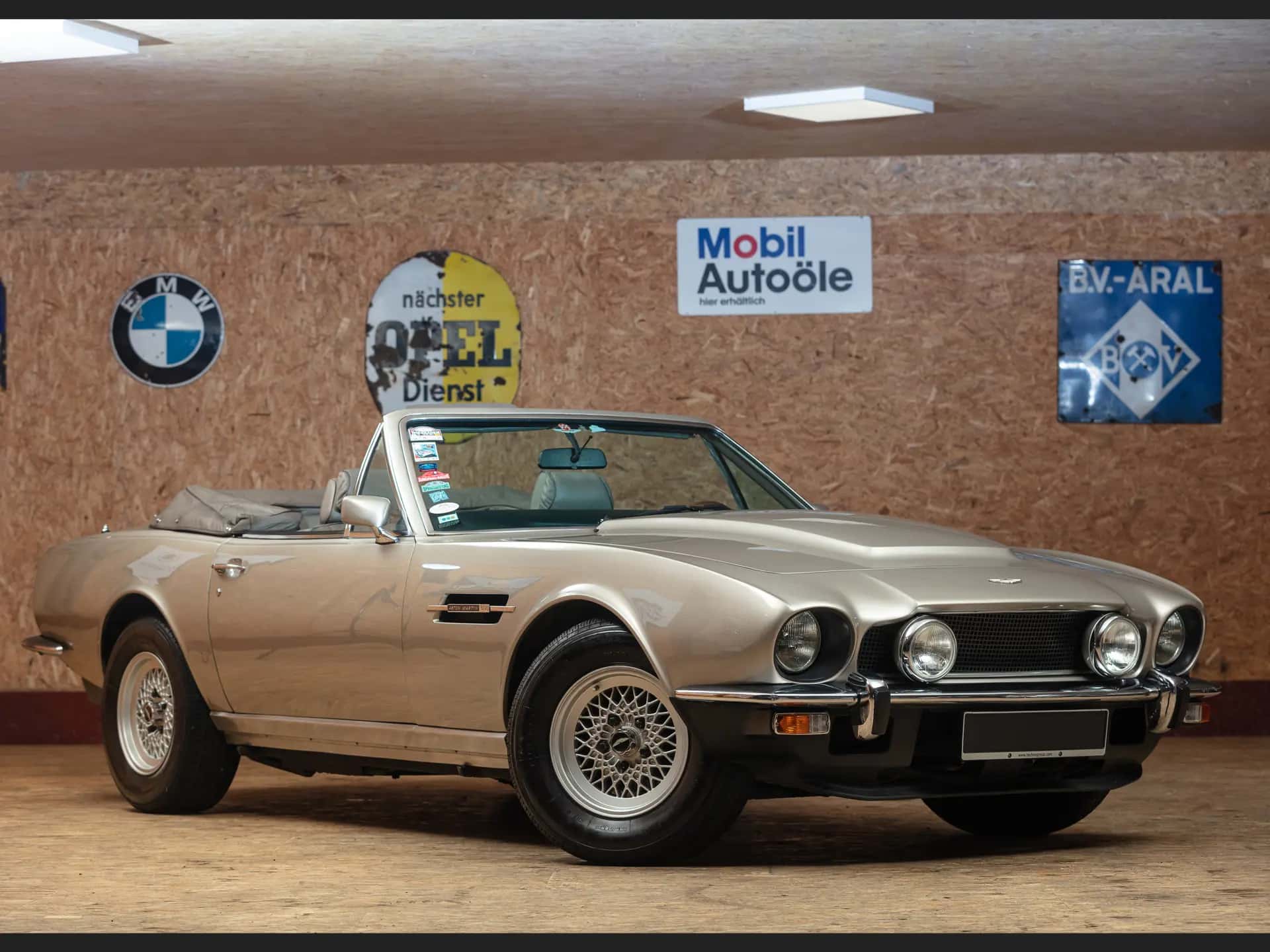 1978 Aston Martin V8 Volante sold for €92,400