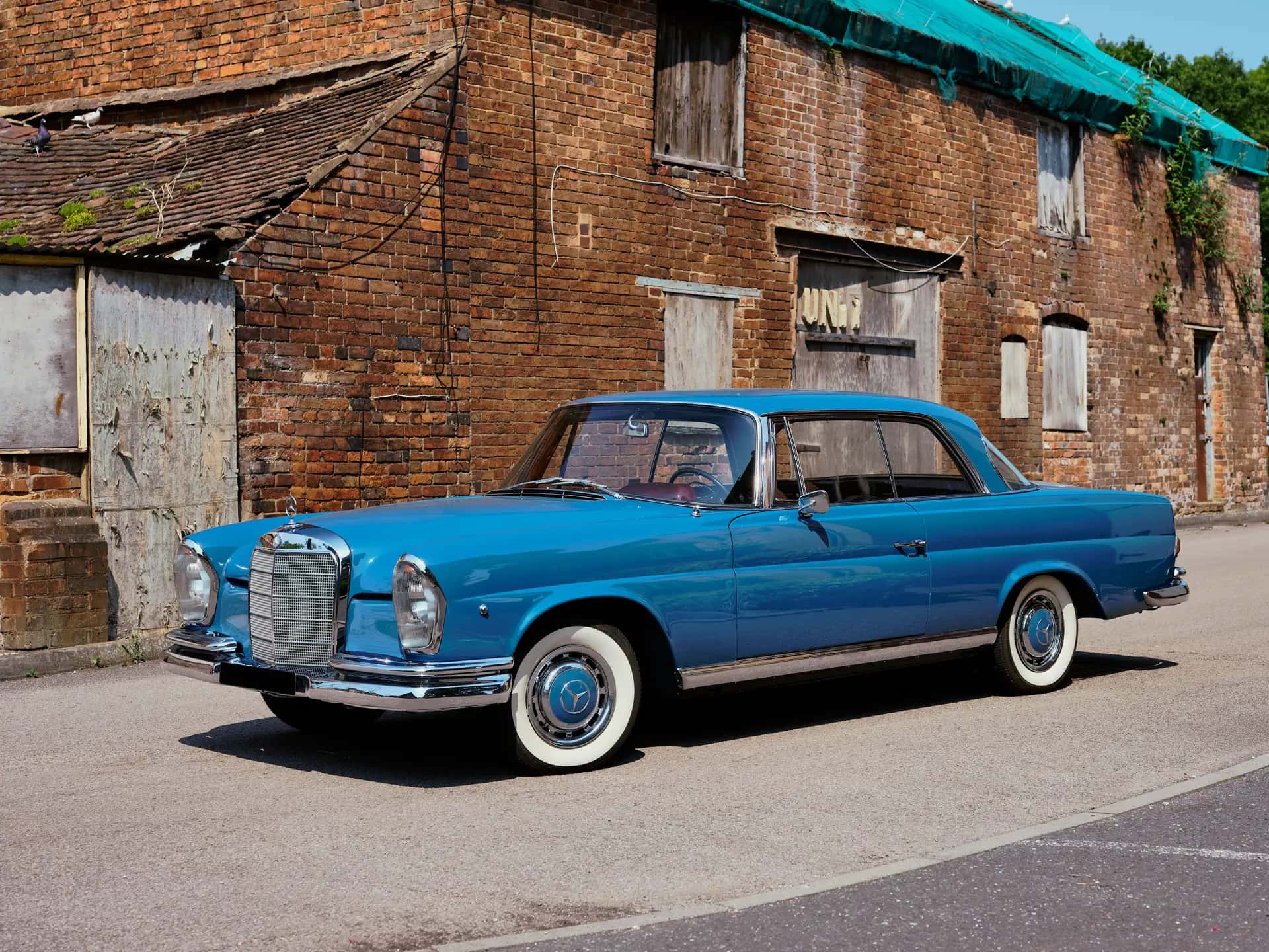 1962 Mercedes-Benz 220 SEb Coupe sold for €0