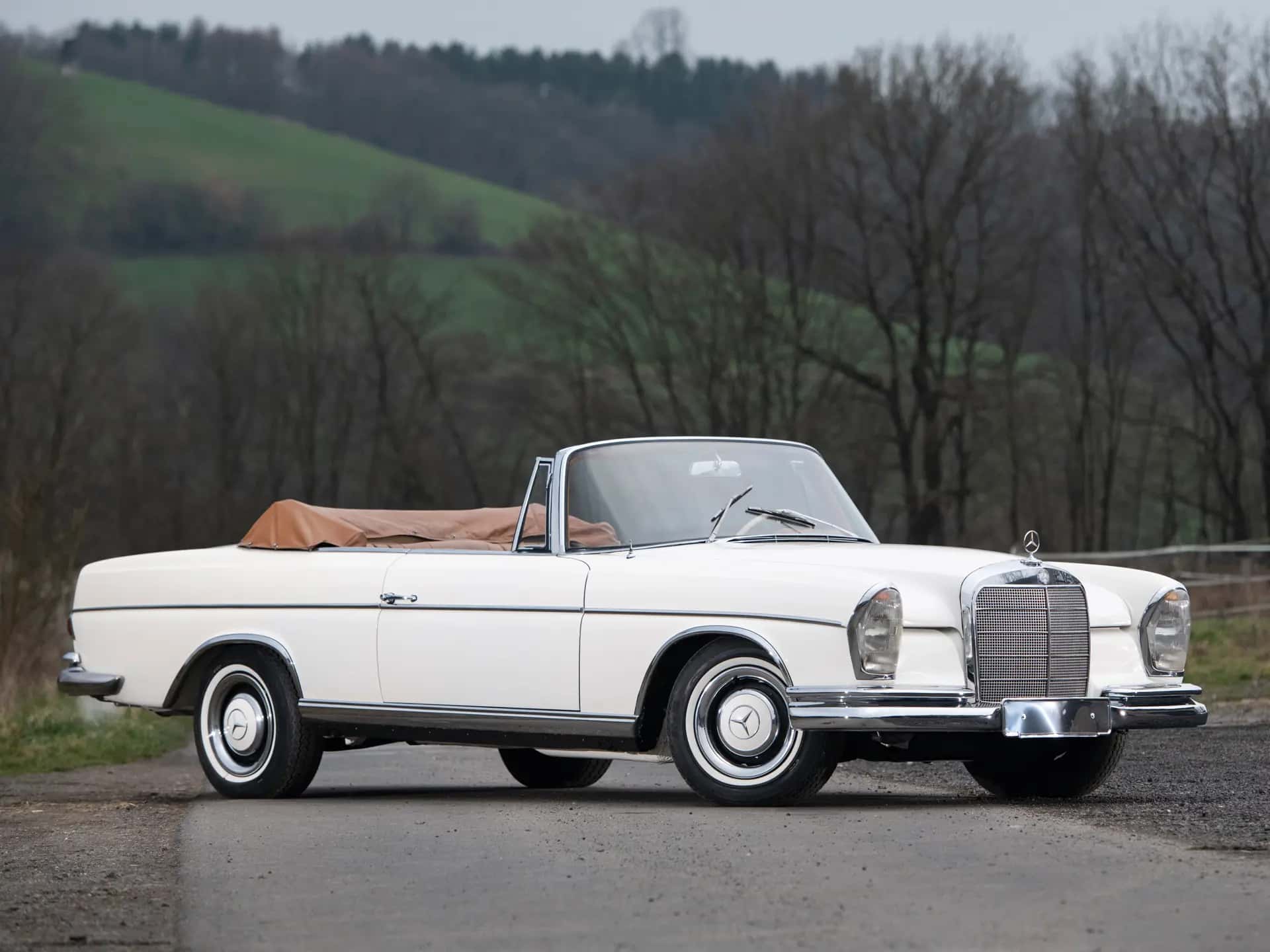 1964 Mercedes-Benz 300 SE Cabriolet sold for €91,300