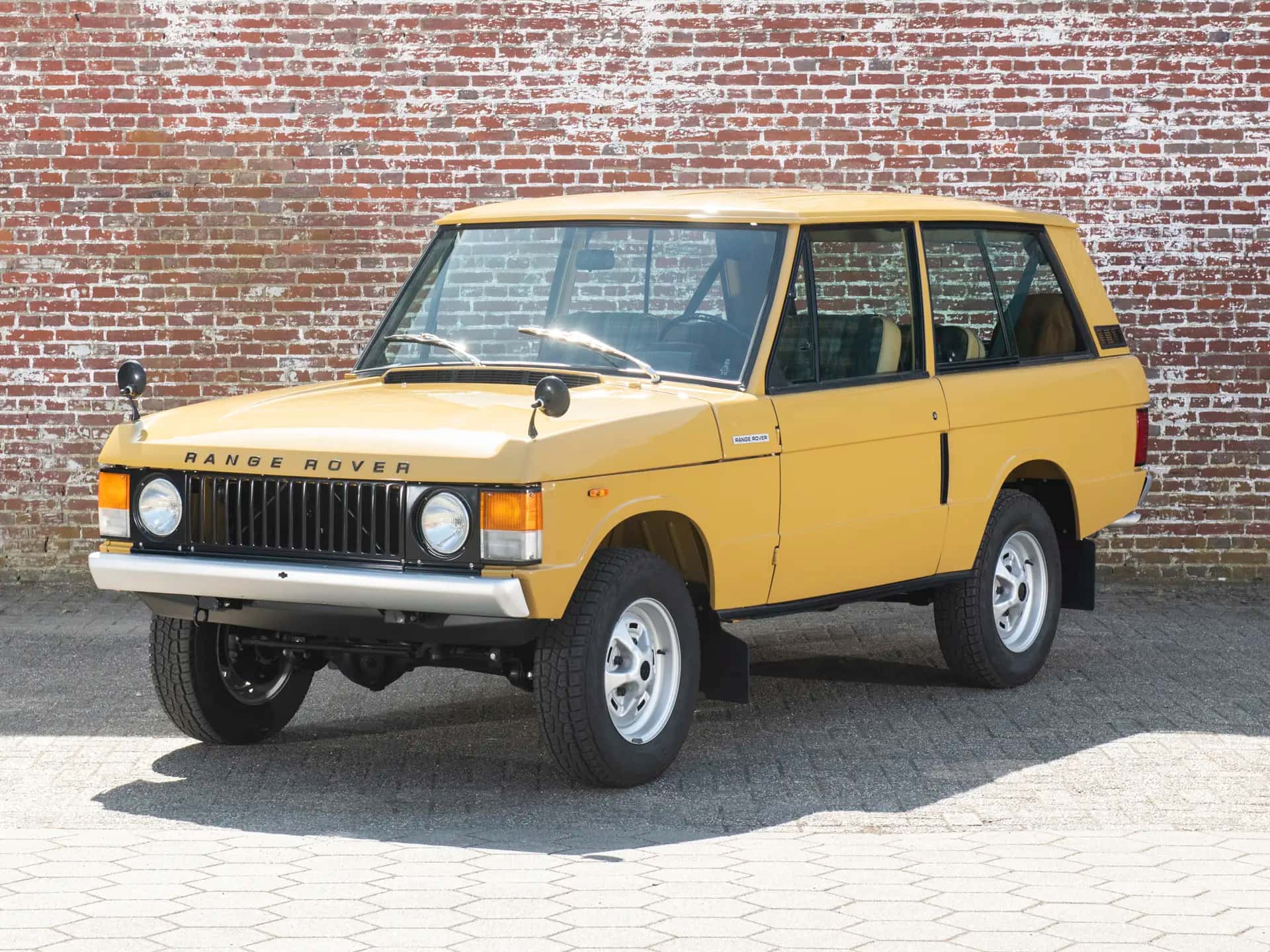 1973 Land Rover Range Rover sold for €72,600