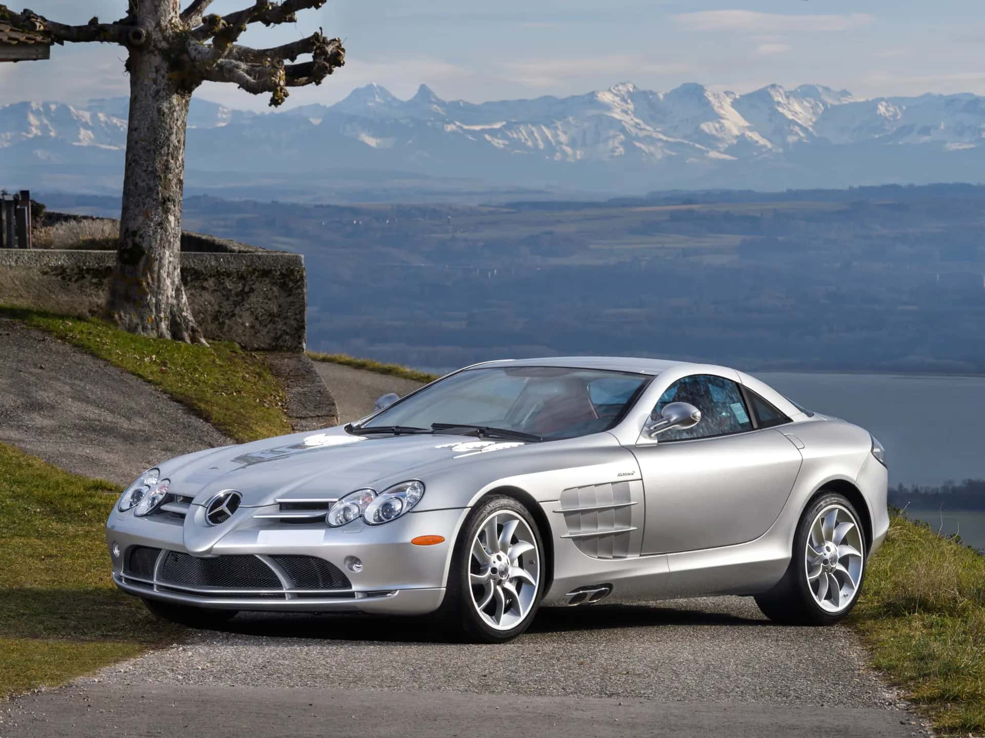 2006 Mercedes-Benz SLR McLaren sold for $246,400