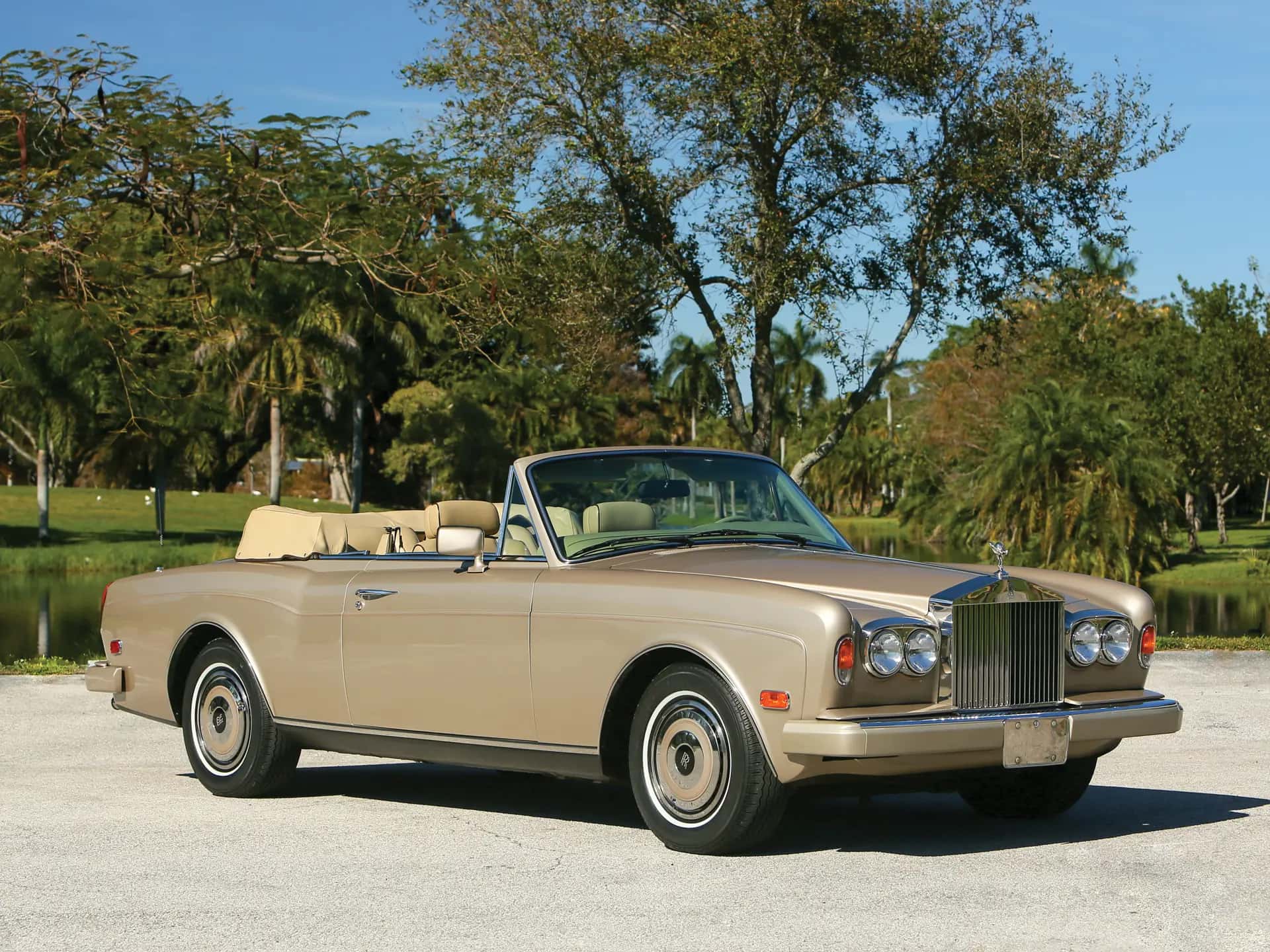 1989 Rolls-Royce Corniche II sold for $72,800