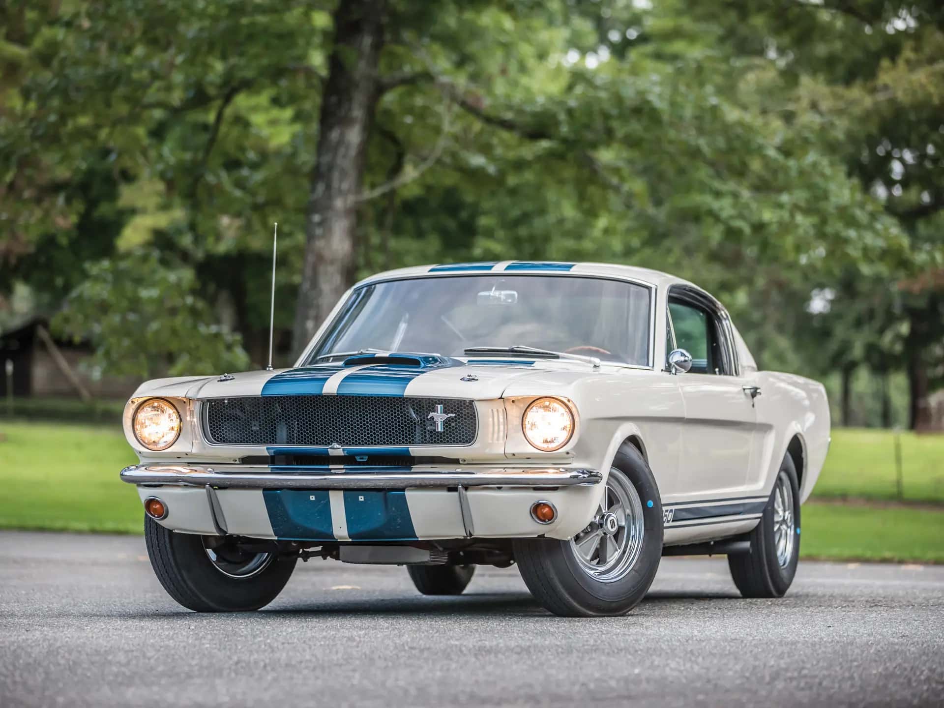 1965 Shelby GT350 sold for $401,000