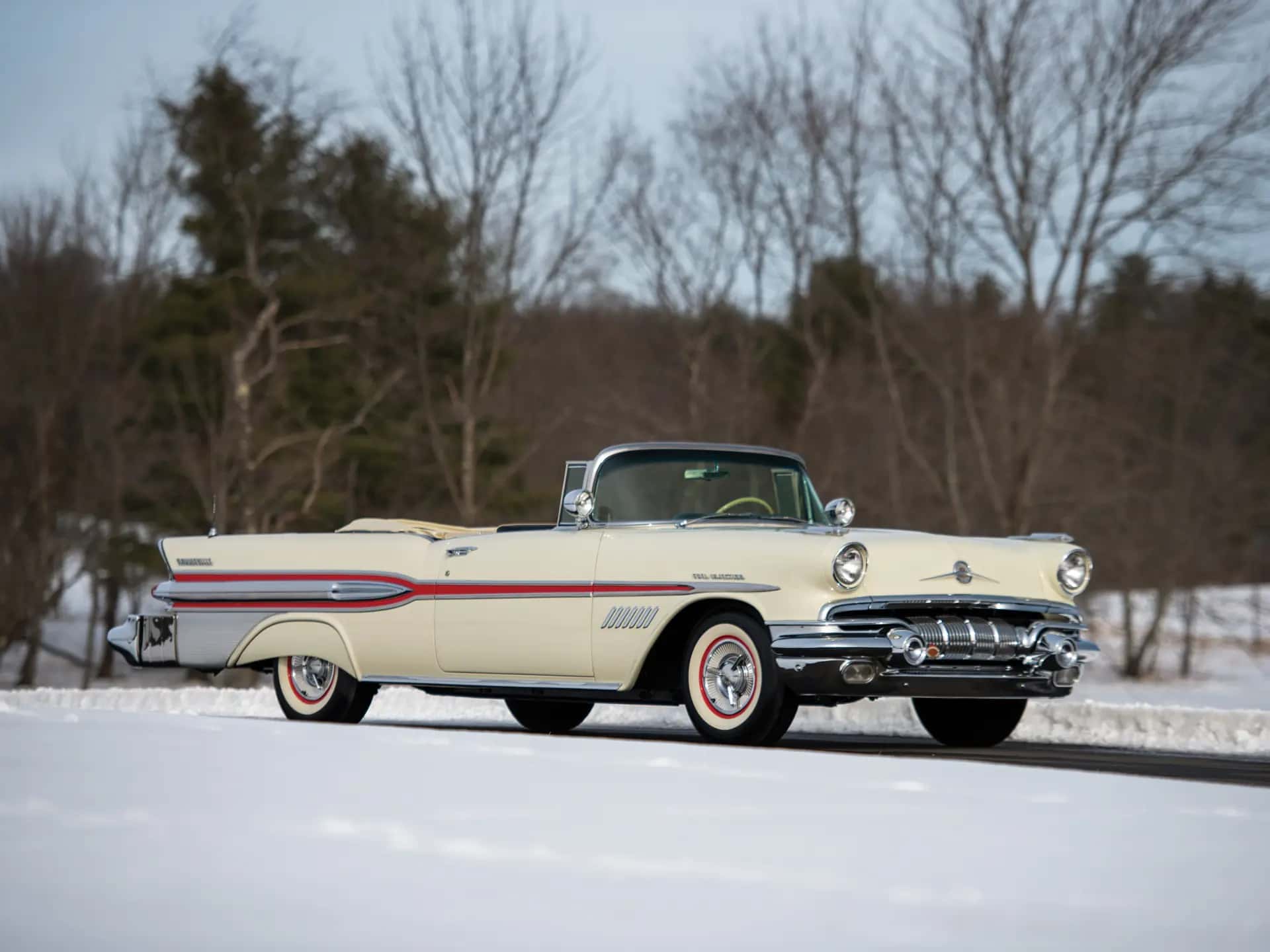 1957 Pontiac Bonneville Convertible sold for $123,200