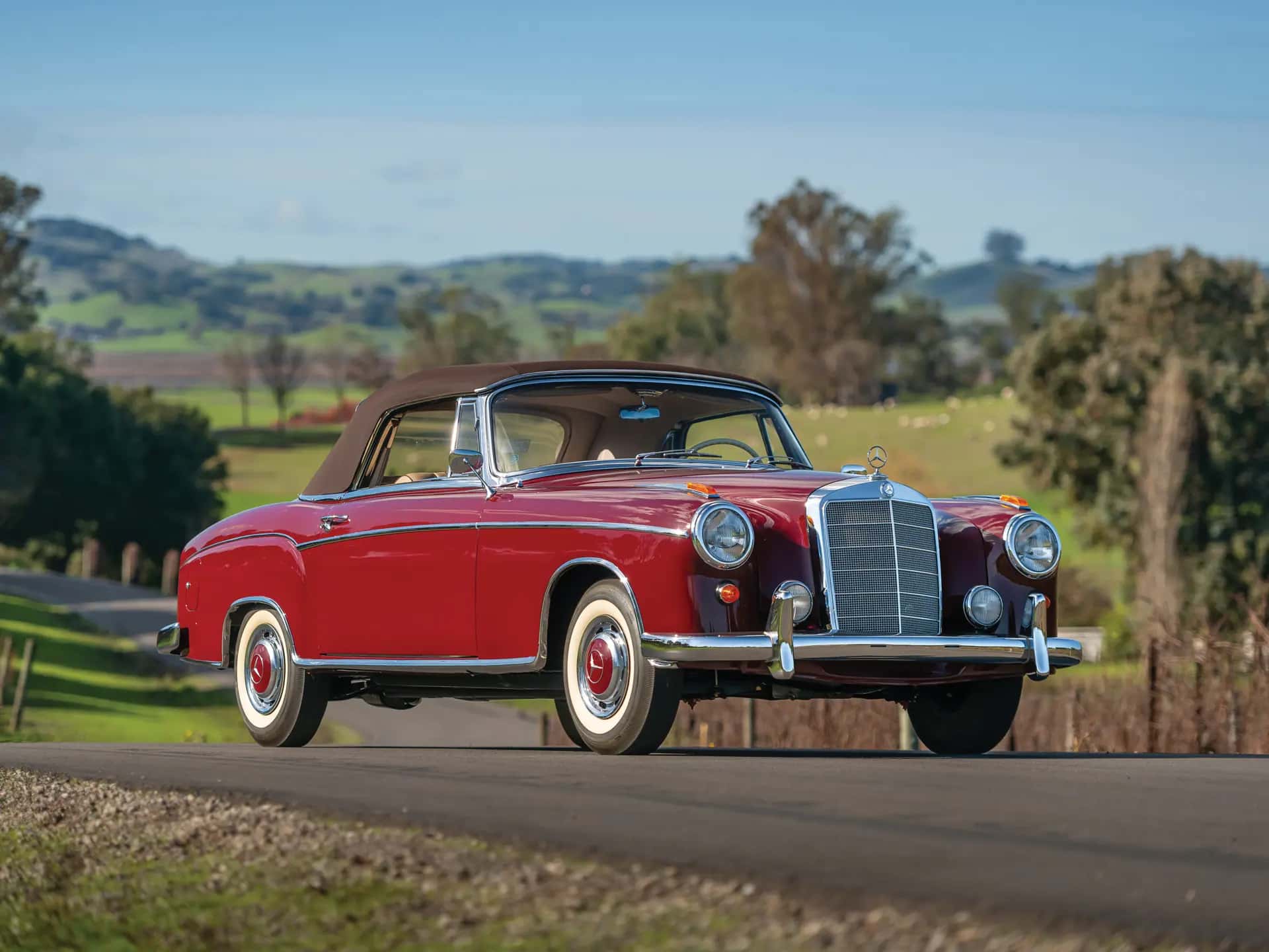 1960 Mercedes-Benz 220 SE 'Ponton' Cabriolet sold for $162,400
