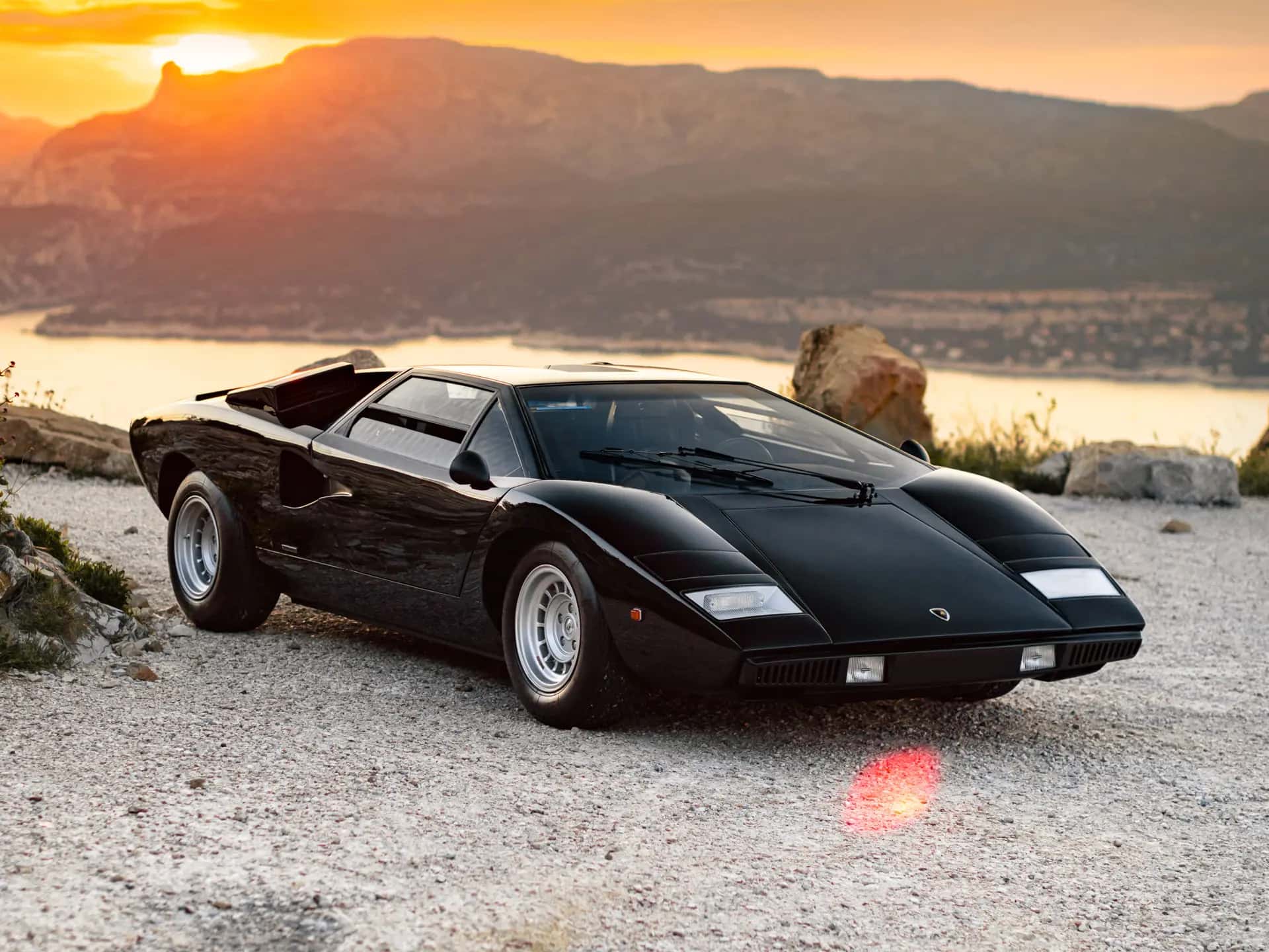 1975 Lamborghini Countach LP400 'Periscopio' sold for €905,000